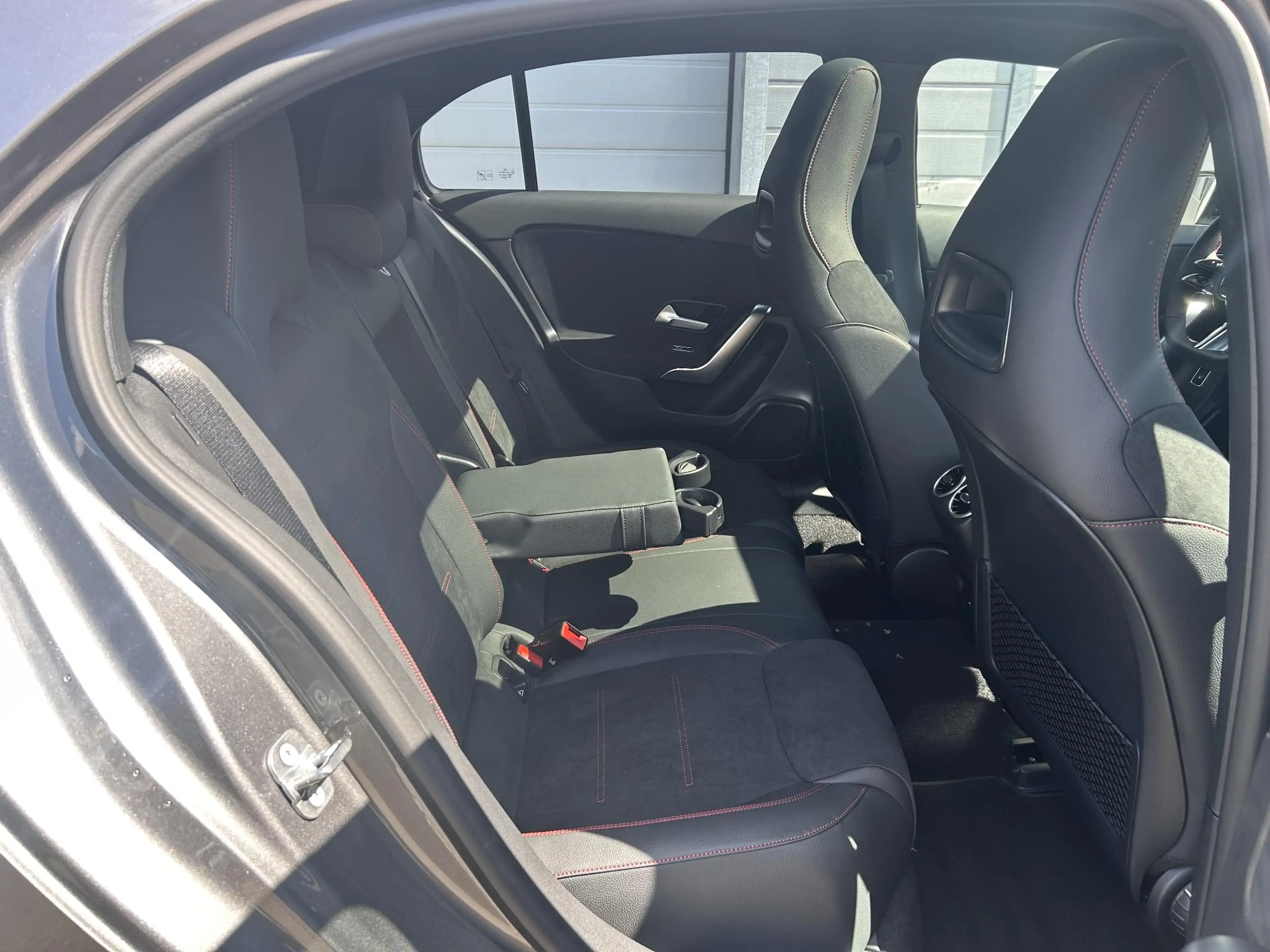Mercedes-Benz A 250 e Business Solution AMG | Panorama - Schuifdak | M — photo 10
