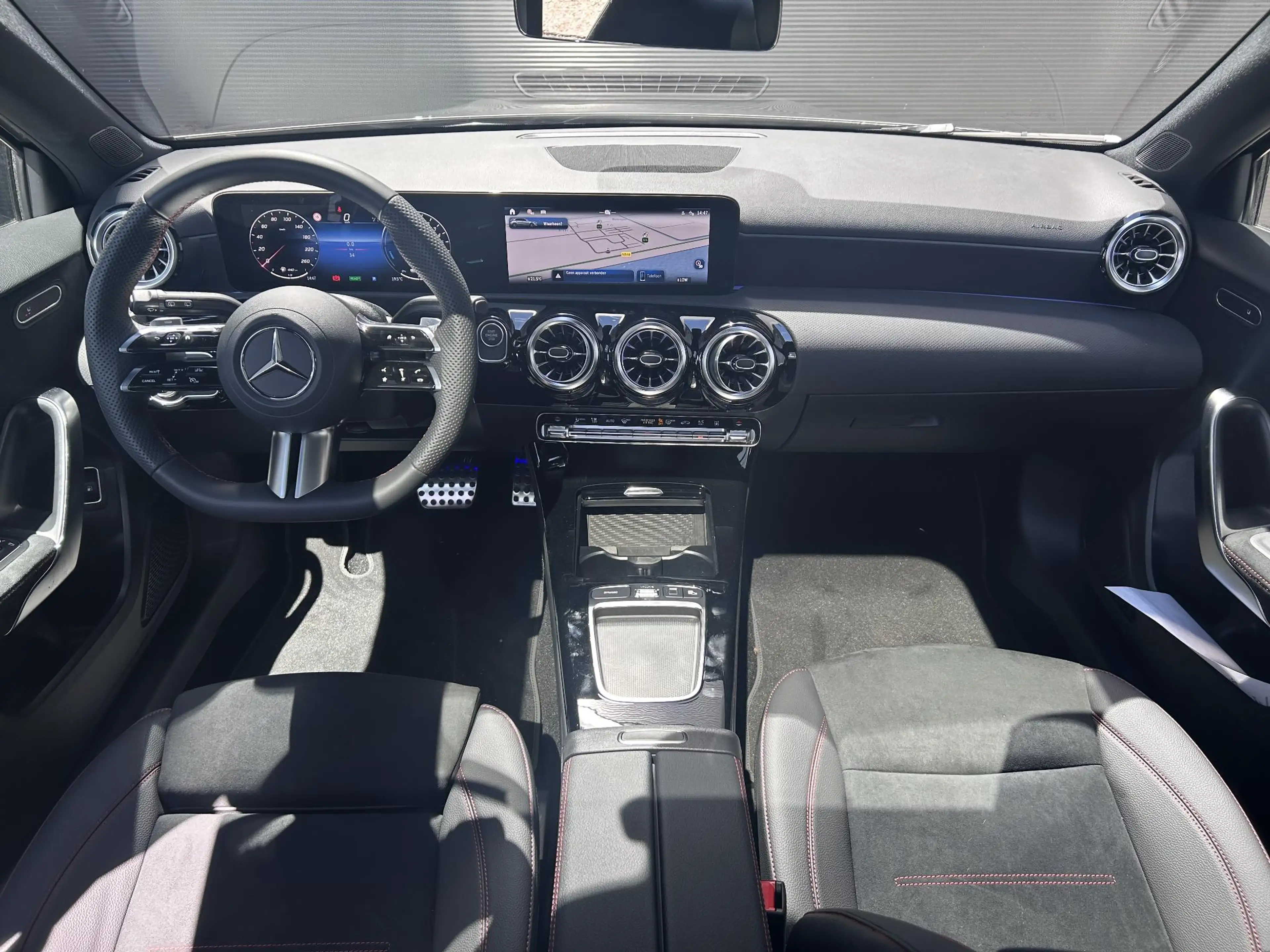 Mercedes-Benz A 250 e Business Solution AMG | Panorama - Schuifdak | M — photo 5