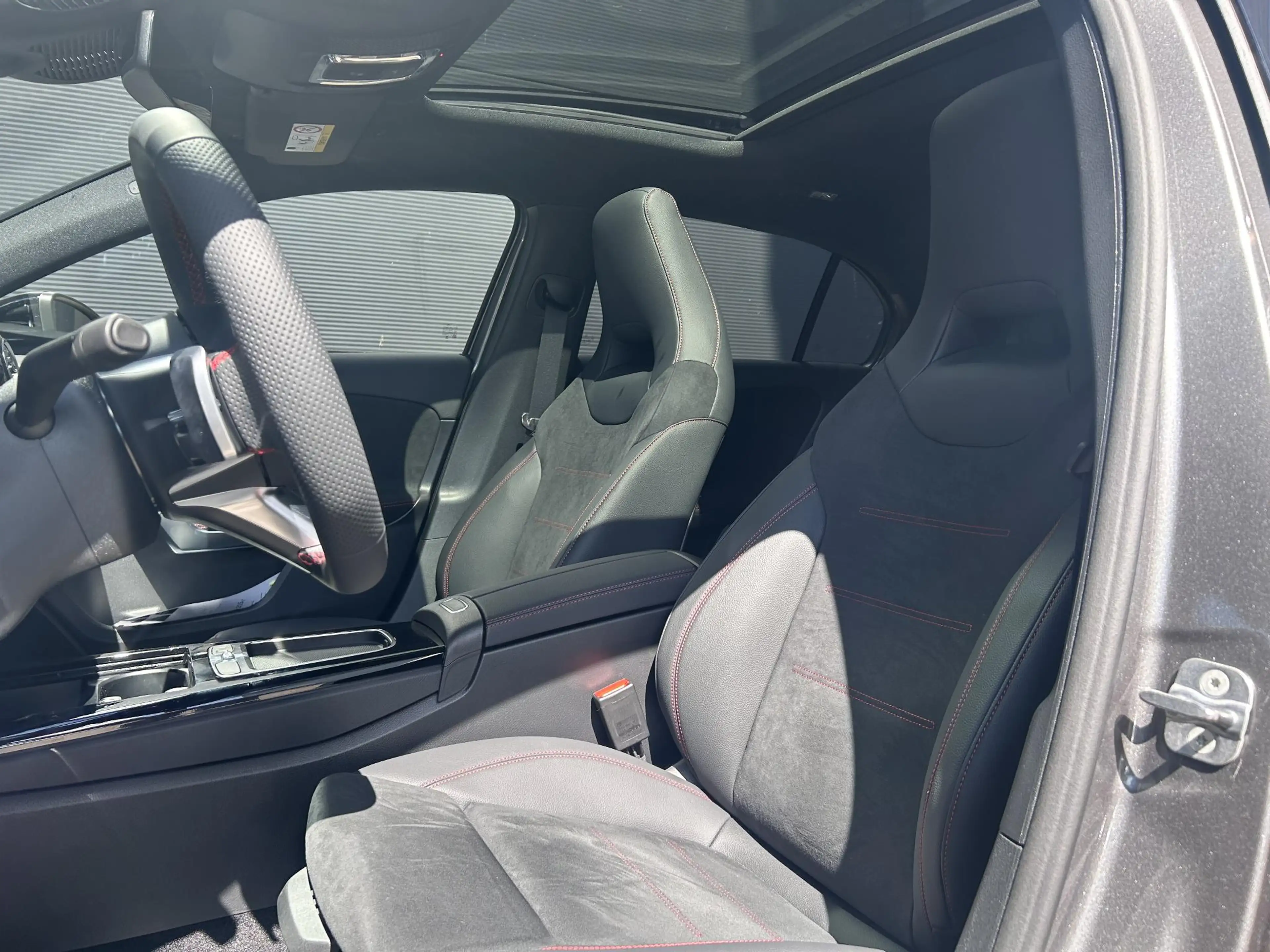 Mercedes-Benz A 250 e Business Solution AMG | Panorama - Schuifdak | M — photo 6