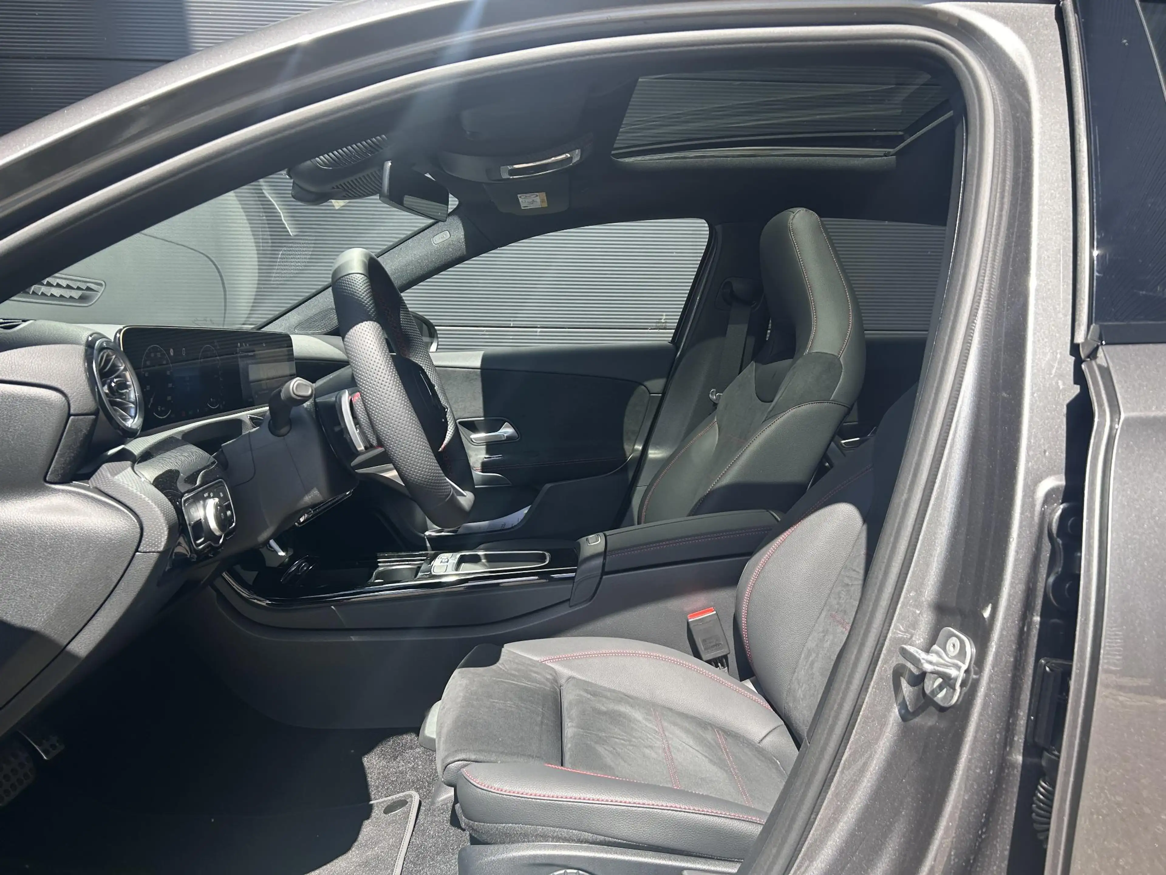 Mercedes-Benz A 250 e Business Solution AMG | Panorama - Schuifdak | M — photo 7
