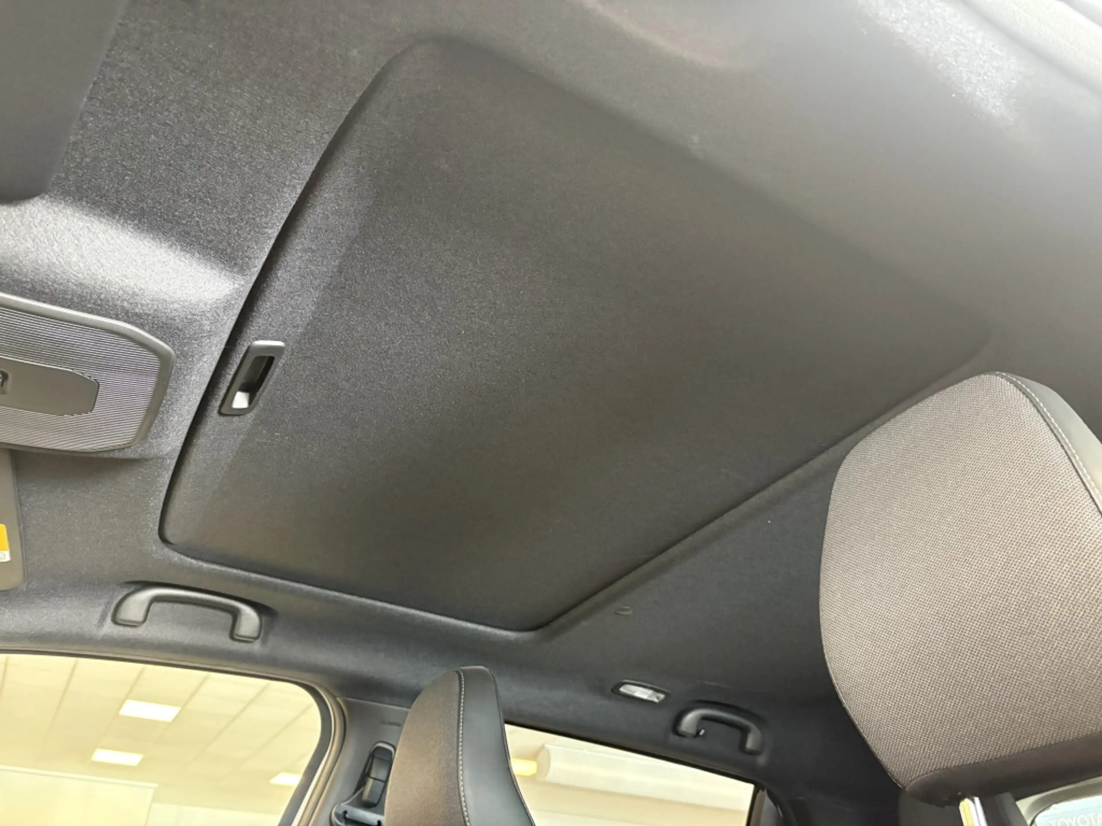 Toyota Urban Cruiser Executive 61 kWh | PANODAK | JBL | — photo 15