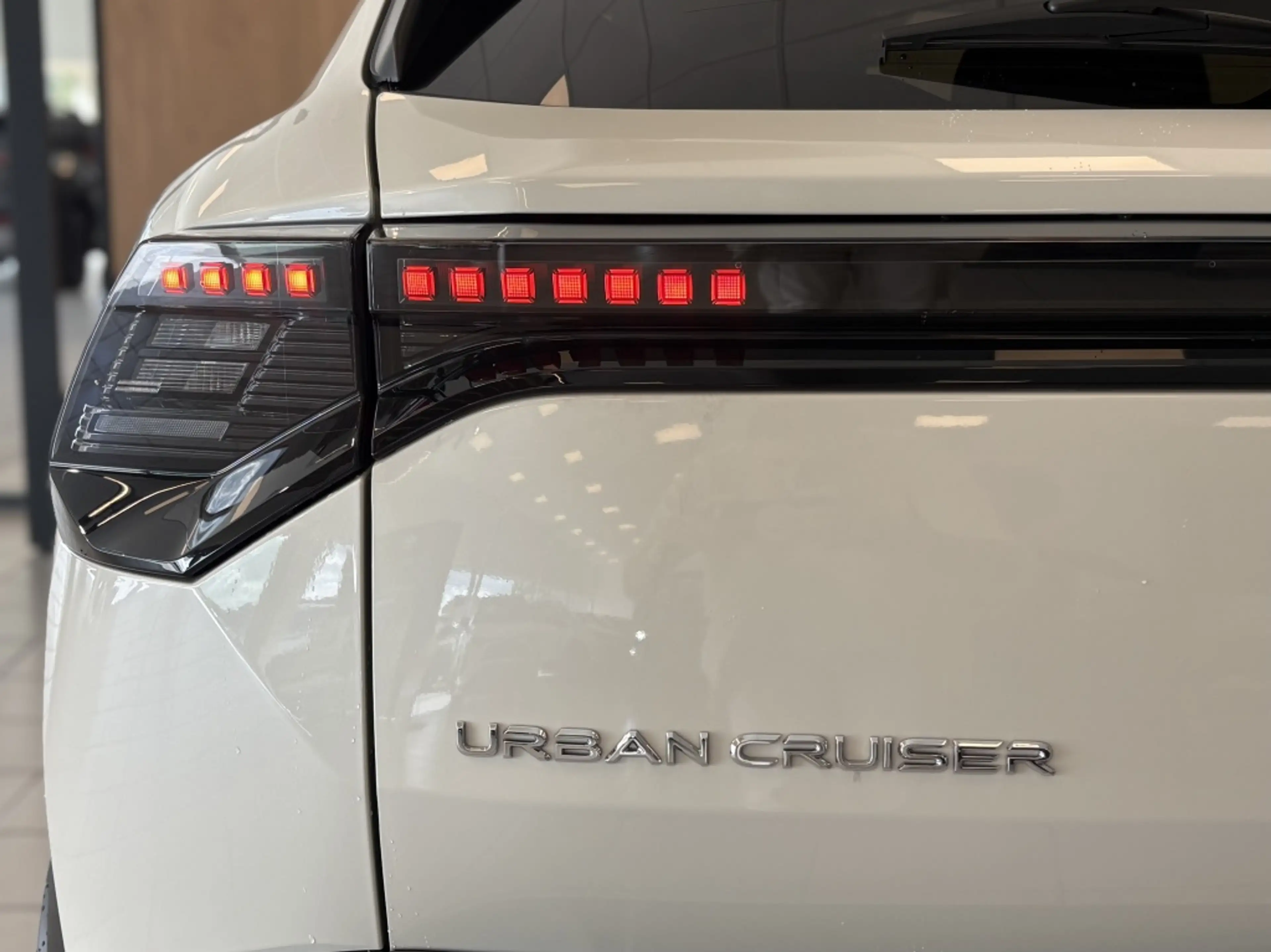Toyota Urban Cruiser Executive 61 kWh | PANODAK | JBL | — photo 9