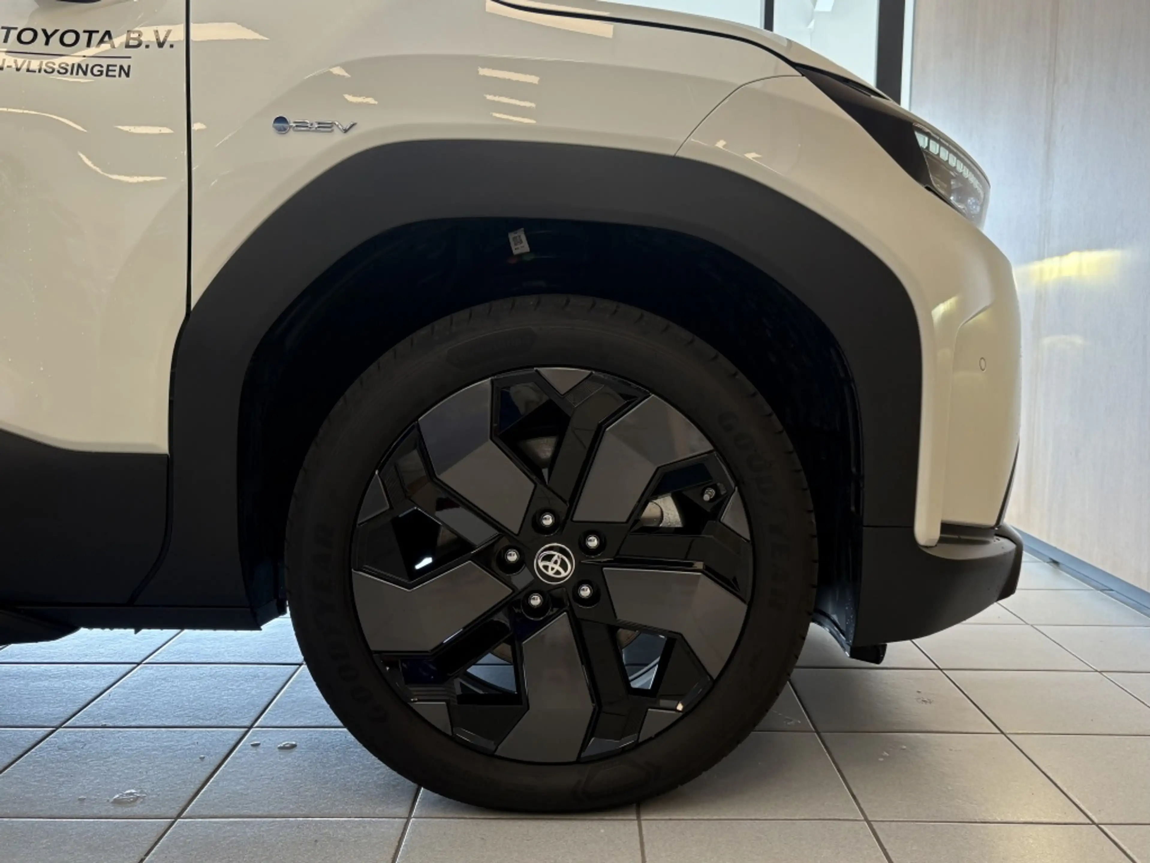 Toyota Urban Cruiser Executive 61 kWh | PANODAK | JBL | — photo 11
