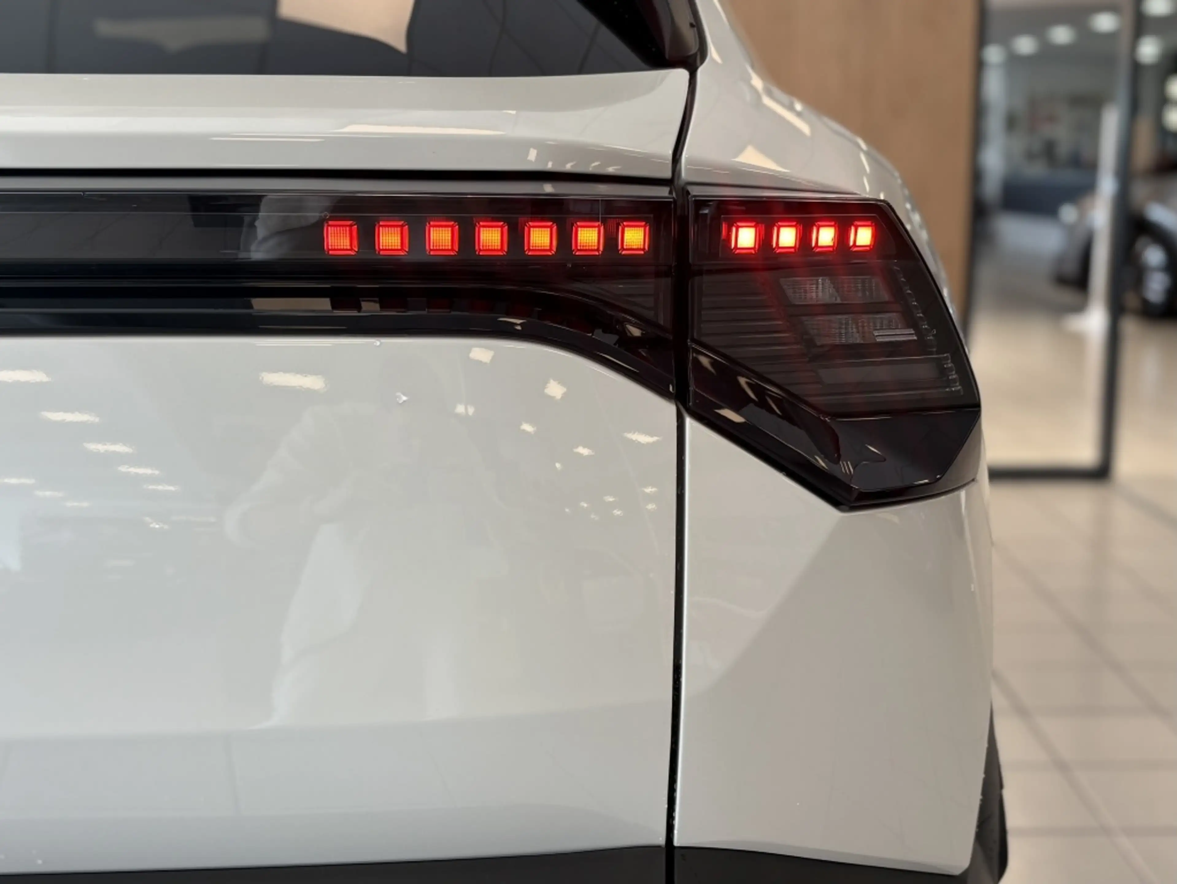Toyota Urban Cruiser Executive 61 kWh | PANODAK | JBL | — photo 10