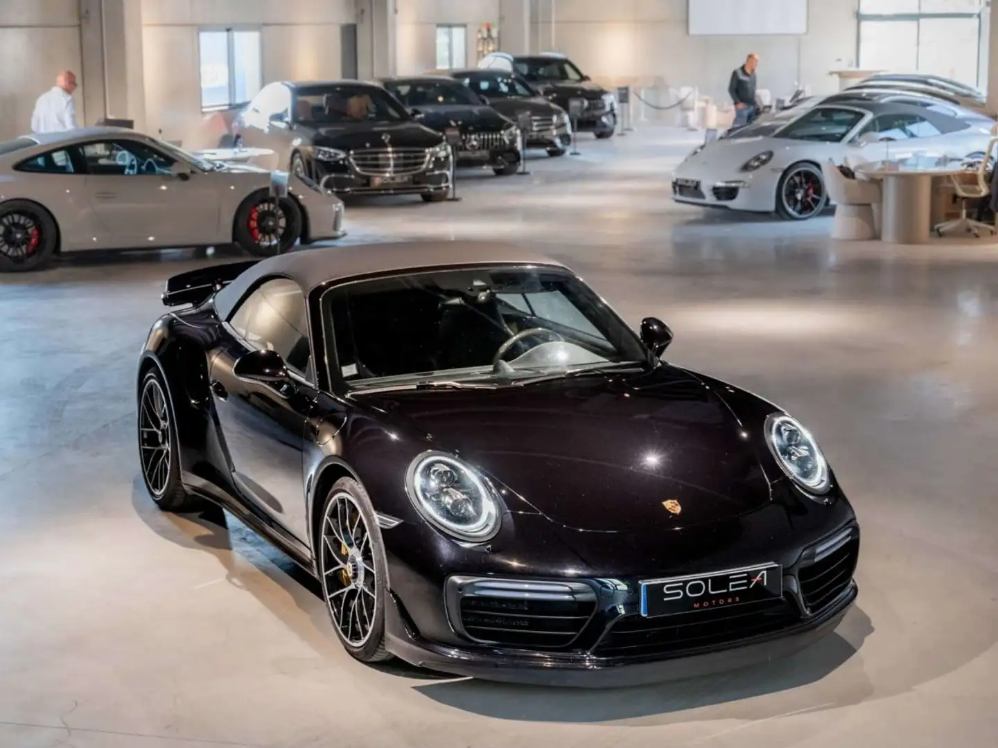 Porsche 991 (991 II) Turbo S Cabriolet Noir - 2