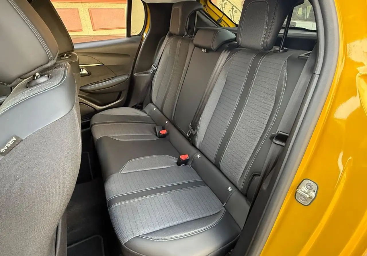 Peugeot 208 208 — photo 10