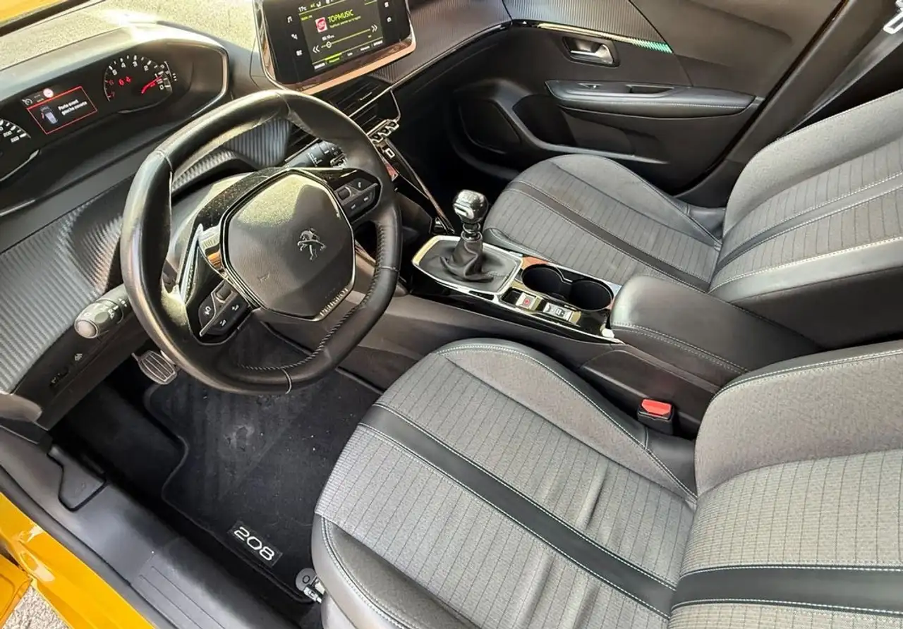 Peugeot 208 208 — photo 13