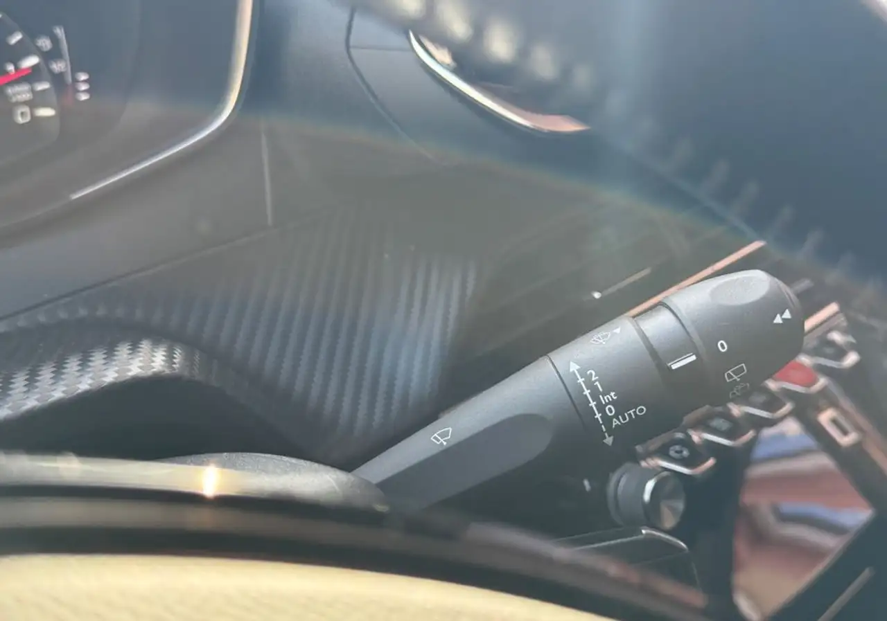 Peugeot 208 208 — photo 22