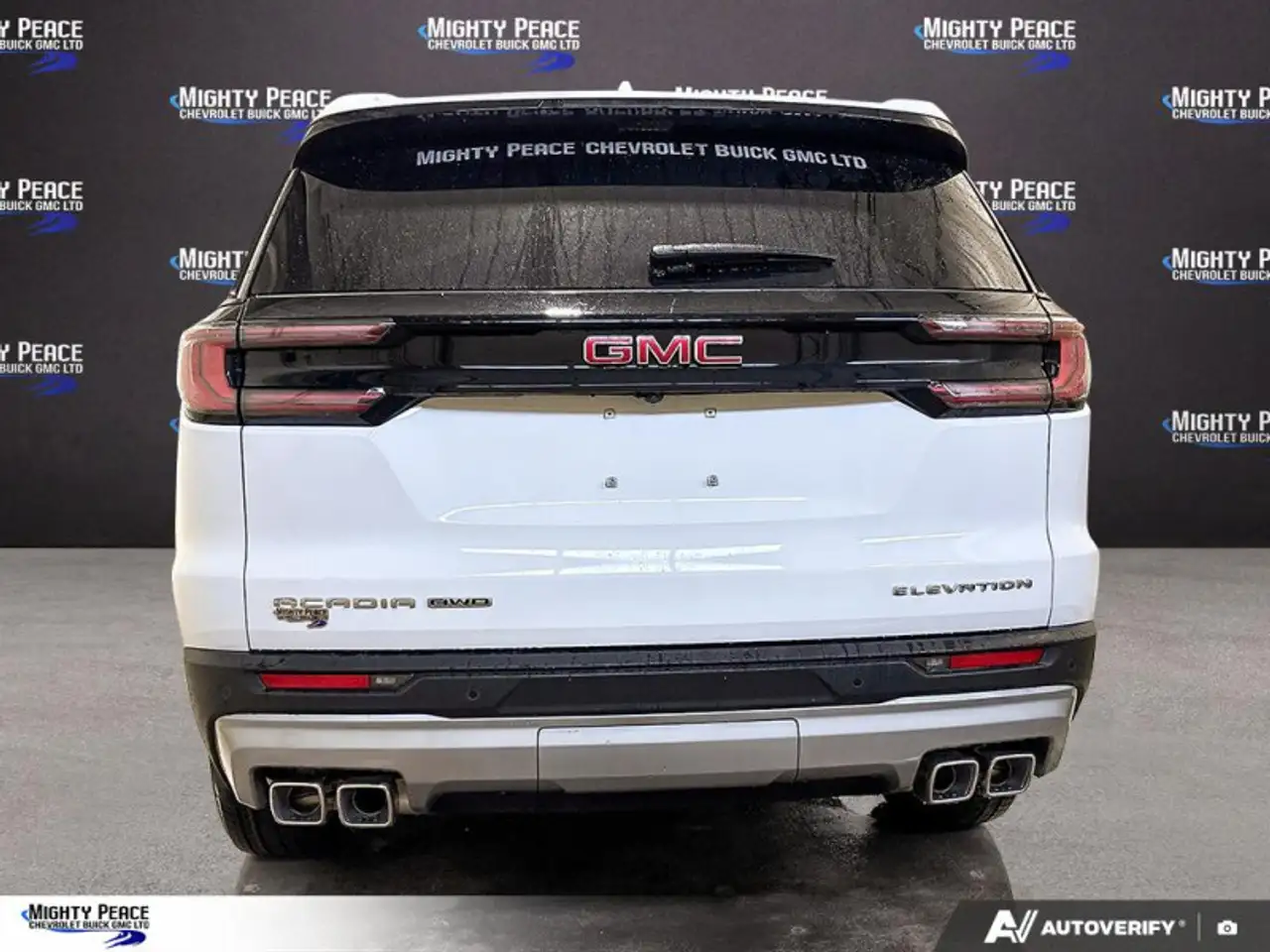 GMC Acadia снимка GMC Acadia