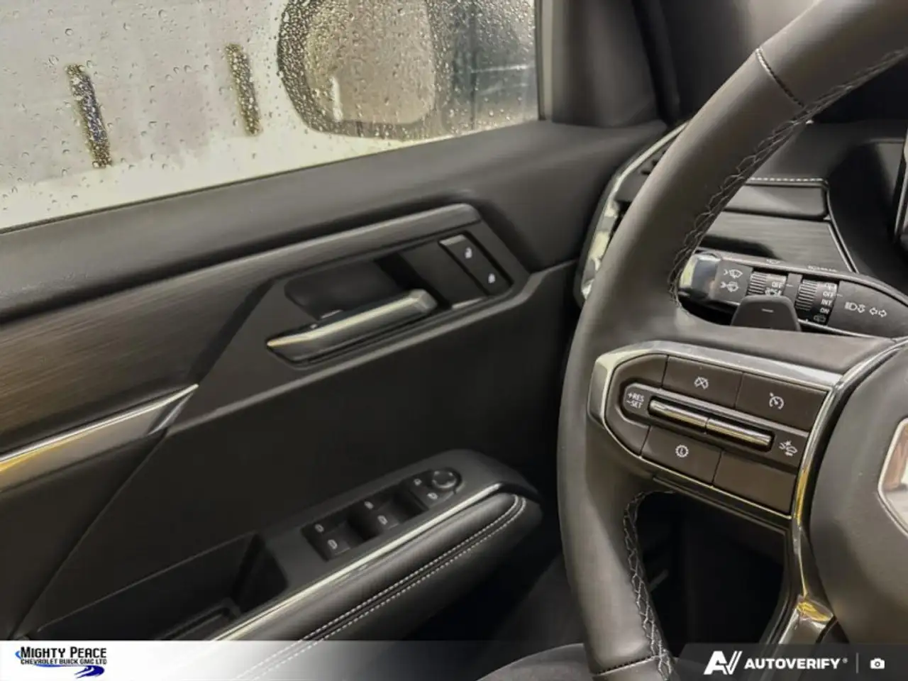 GMC Acadia снимка GMC Acadia