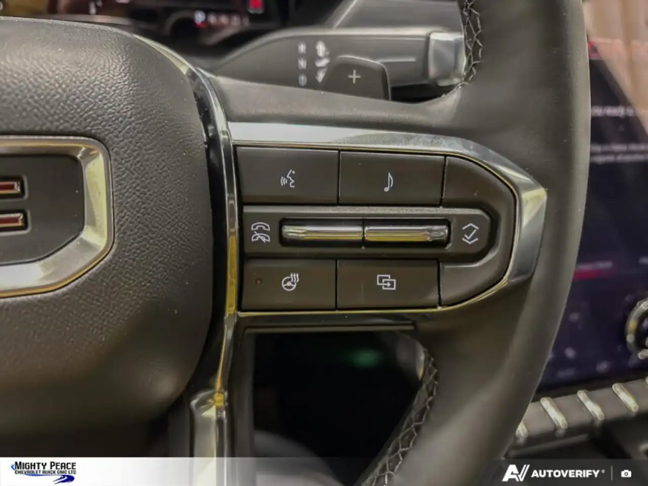 GMC Acadia снимка GMC Acadia