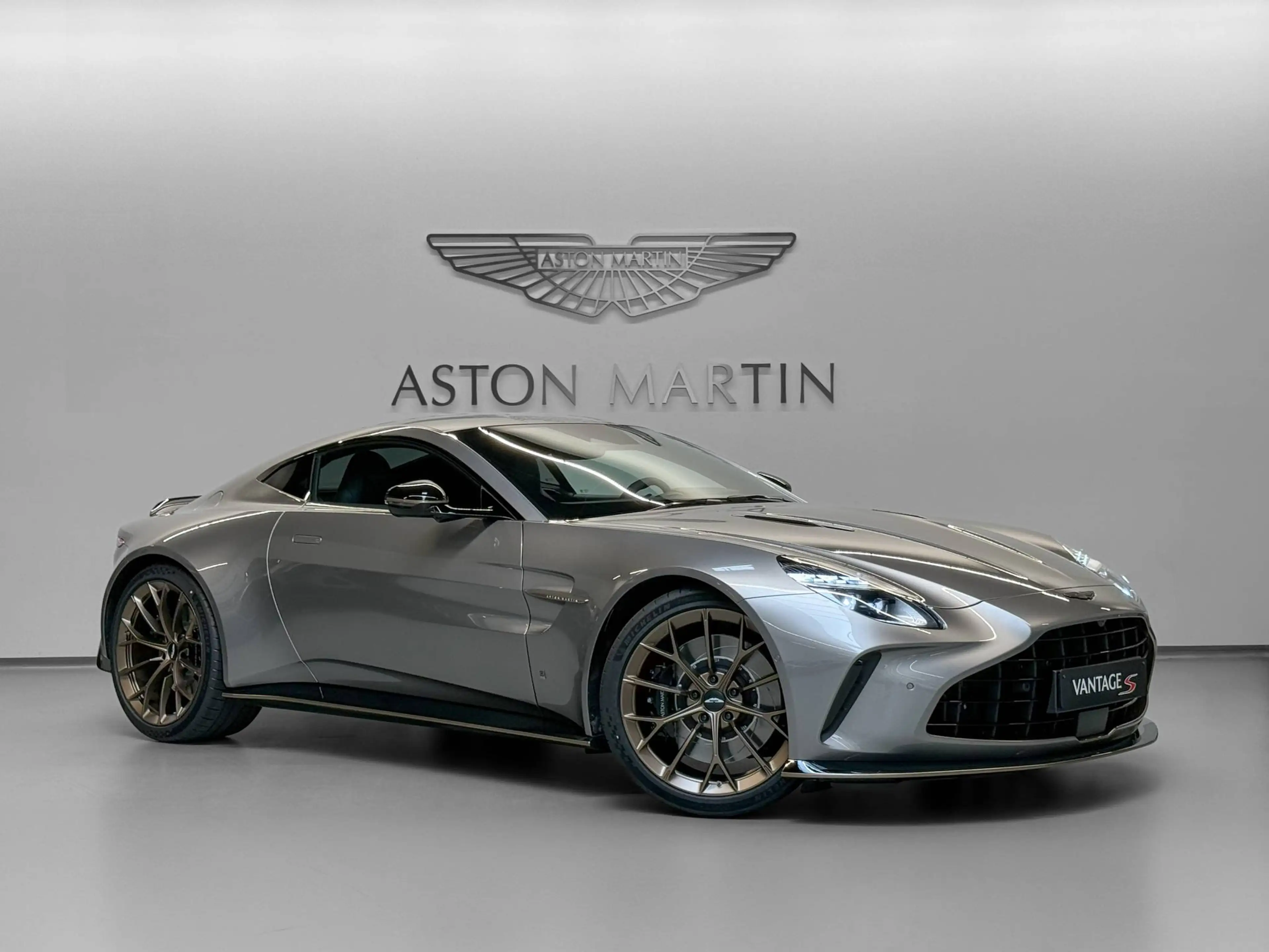Aston Martin Vantage S Coupe | Exclusive Q Bronze Pack