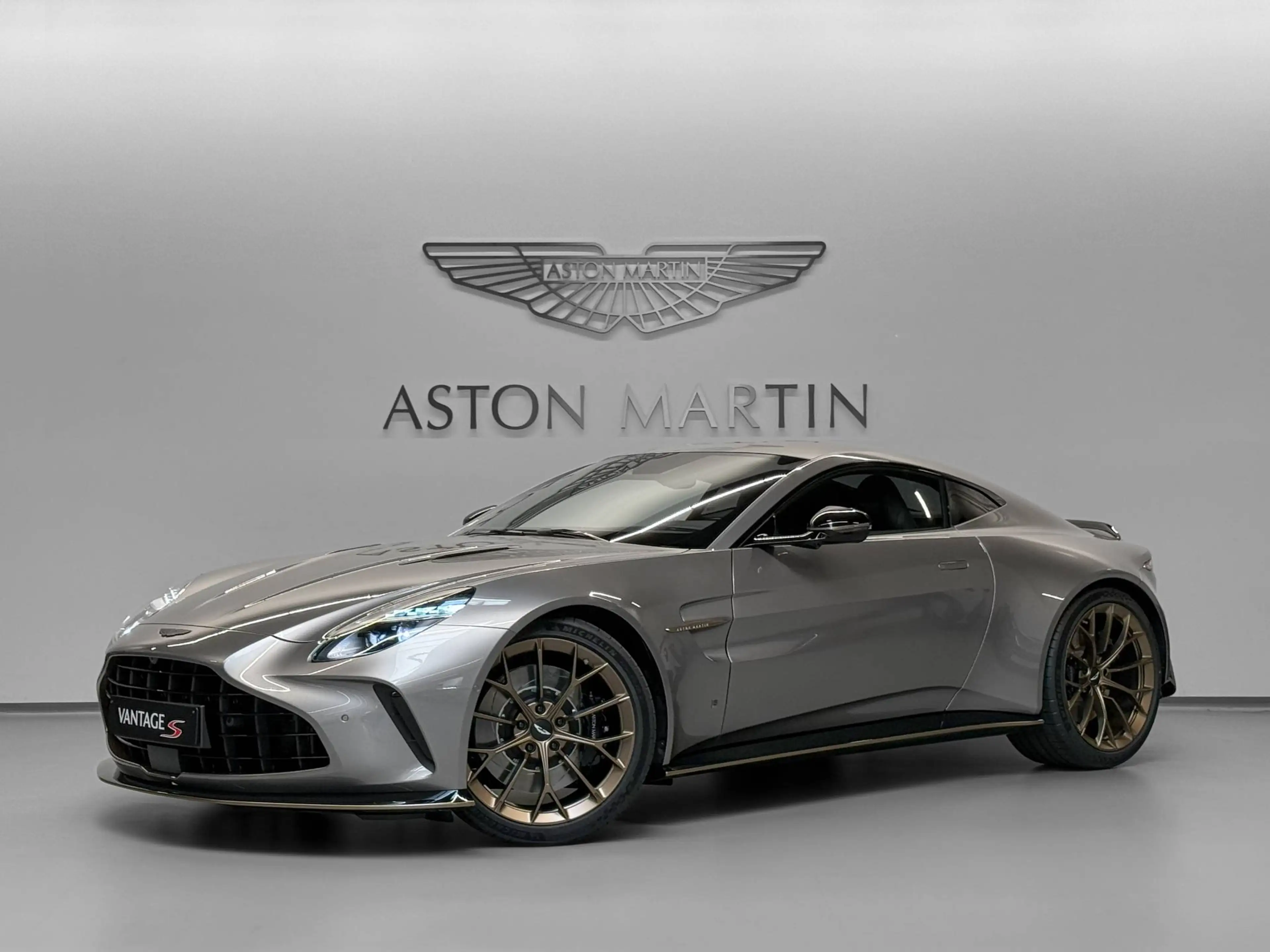 Aston Martin Vantage S Coupe | Exclusive Q Bronze Pack — photo 2