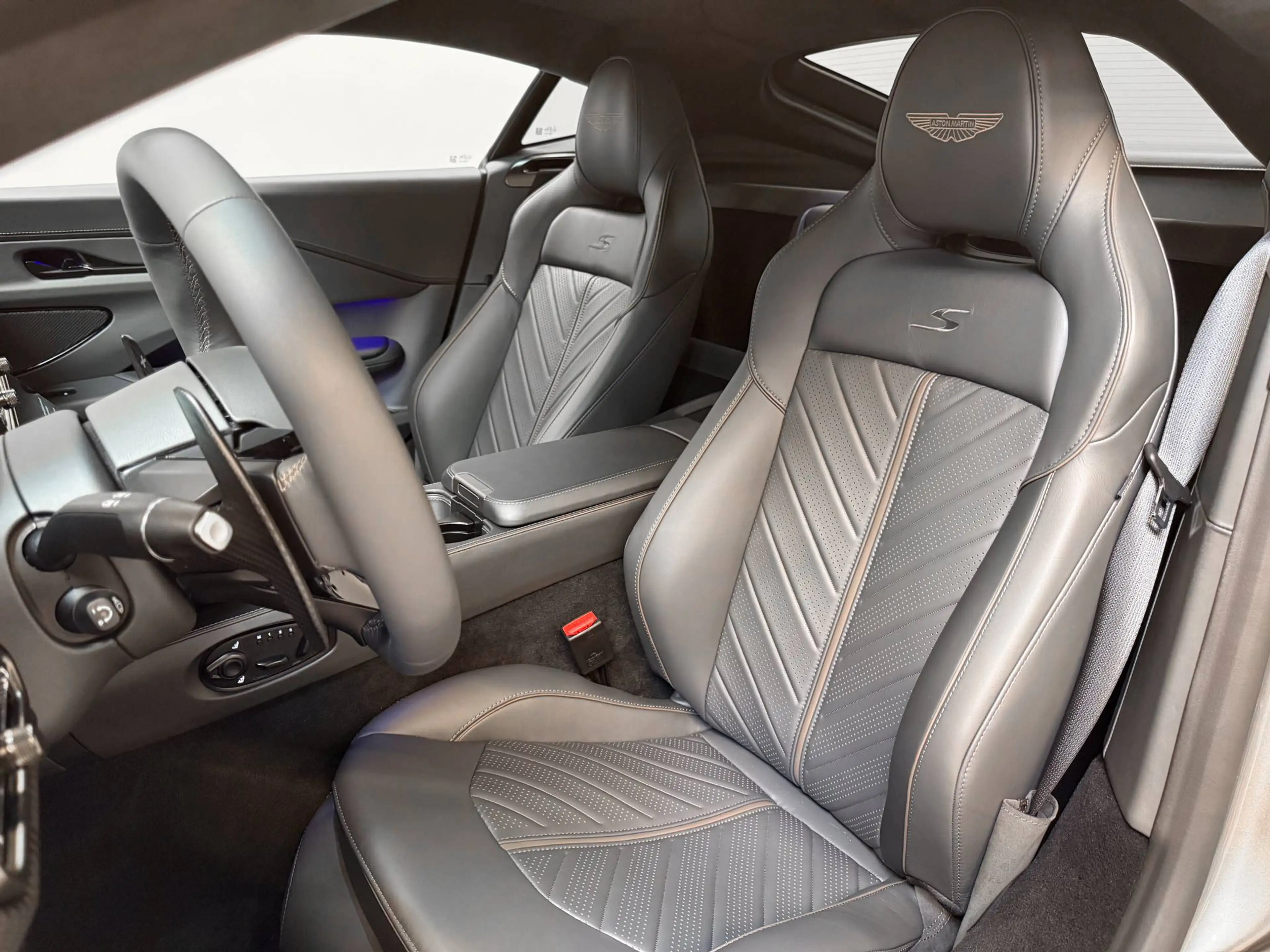 Aston Martin Vantage S Coupe | Exclusive Q Bronze Pack — photo 10
