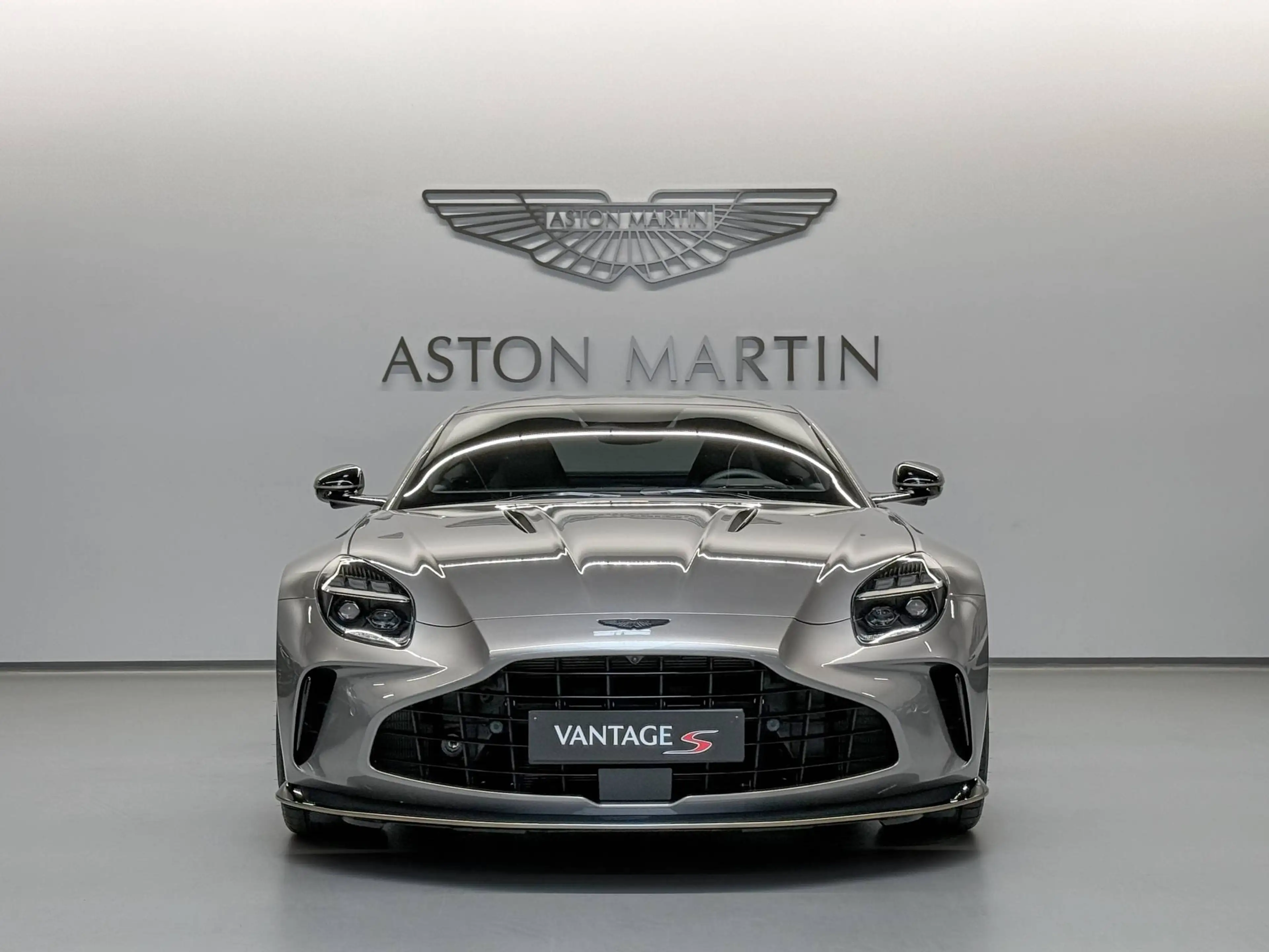 Aston Martin Vantage S Coupe | Exclusive Q Bronze Pack — photo 8