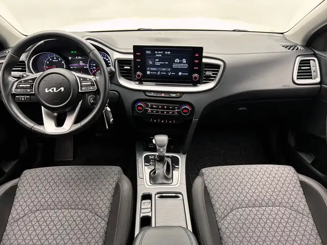 Kia Ceed view 2