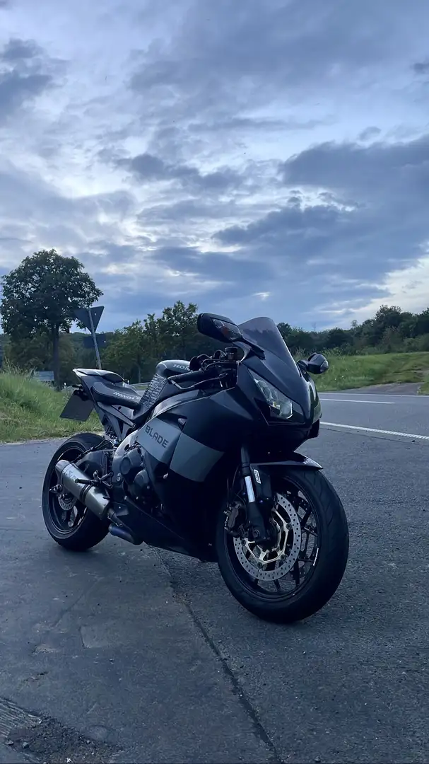 Honda CBR 1000 SC59 ABS Quickshifter Schwarz - 1