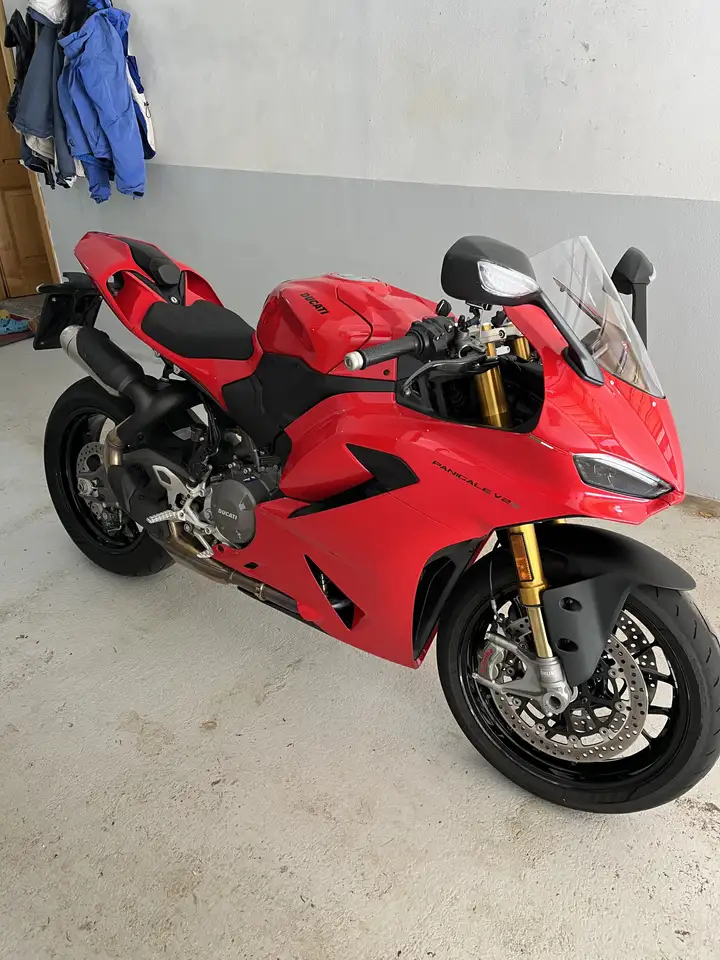 Ducati Panigale V2