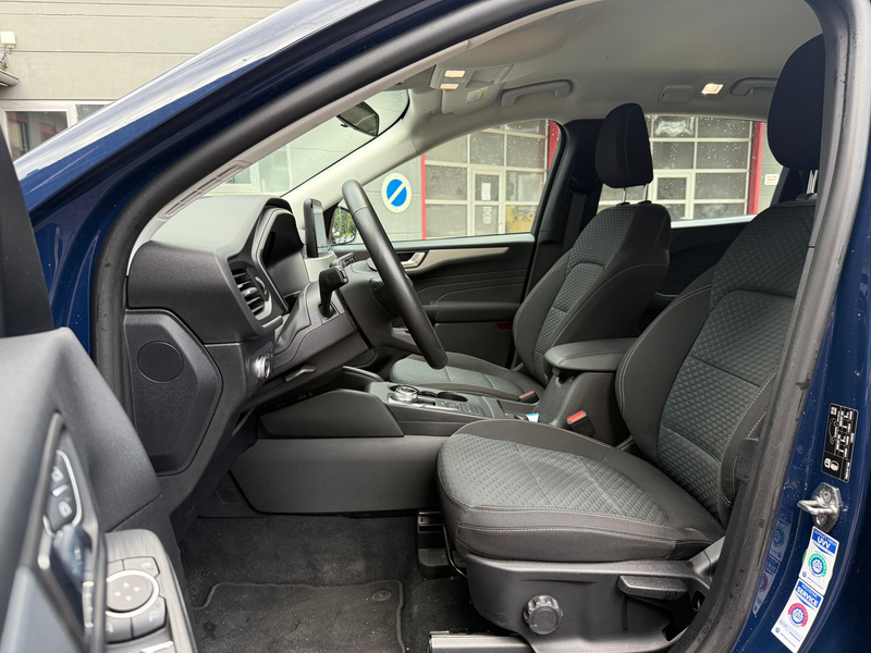 Ford Kuga 1.5 TDCi Cool & Connect LED+NAV+SHZ+AHK+PDC — photo 6