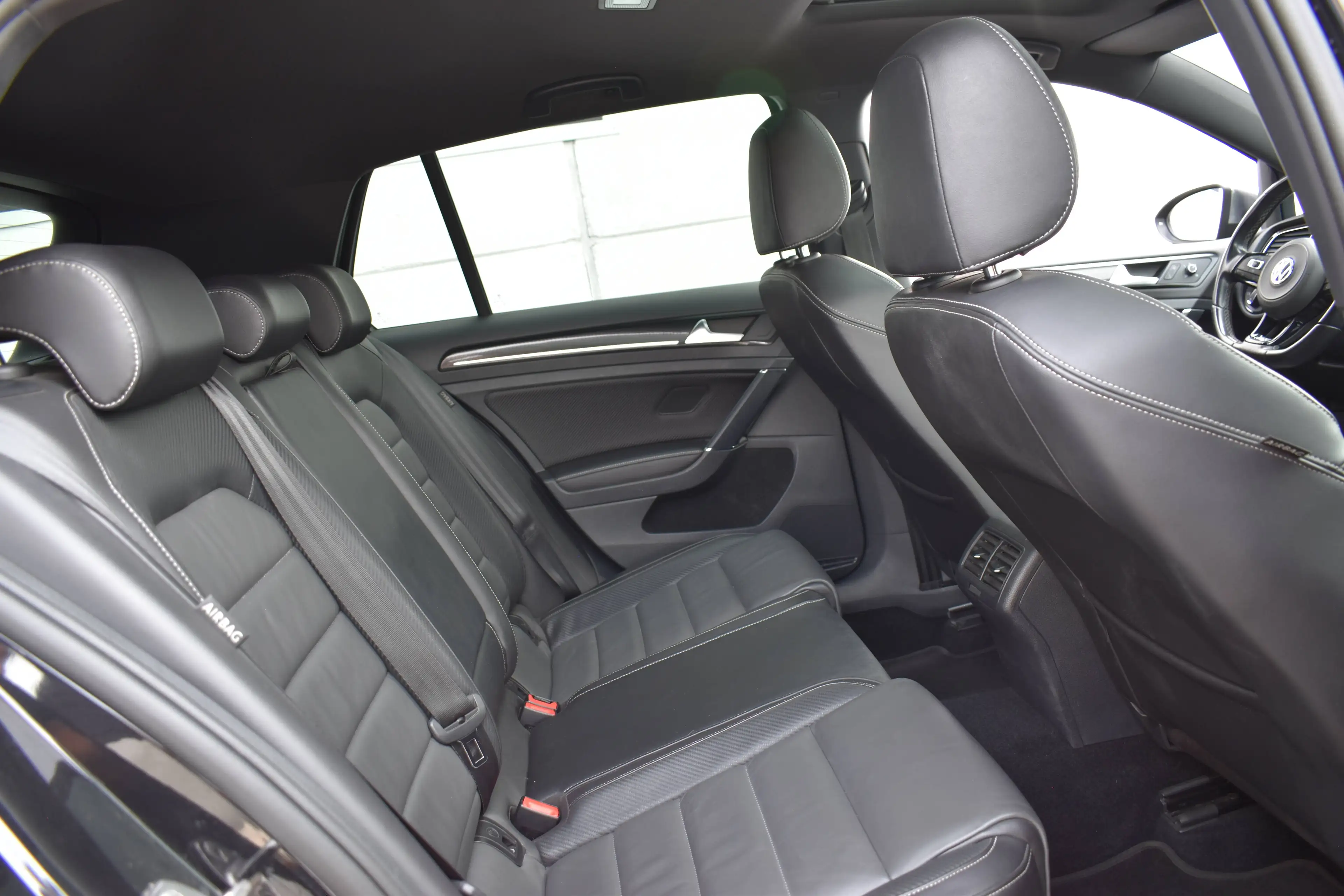 Volkswagen Golf R 2.0TSI 4Motion || Pano-dak || Camera || Virt cockpit || Zetelverwarming — photo 6