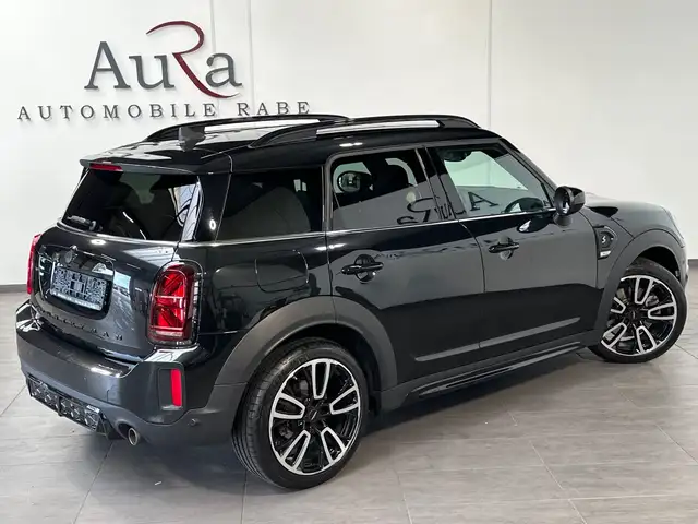 Mini Hatch view 5