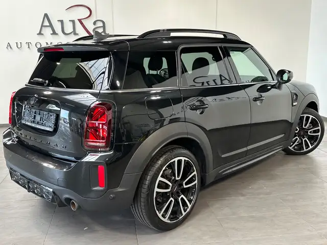 Mini Hatch view 4