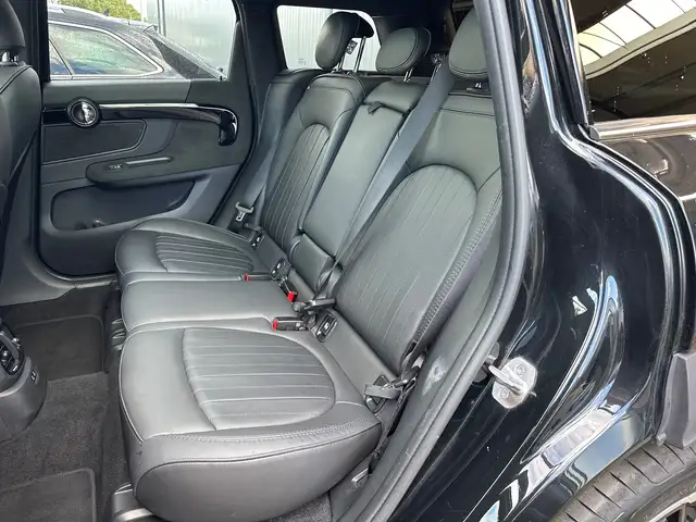 Mini Hatch view 13