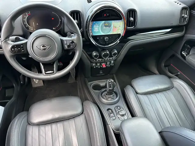 Mini Hatch view 15