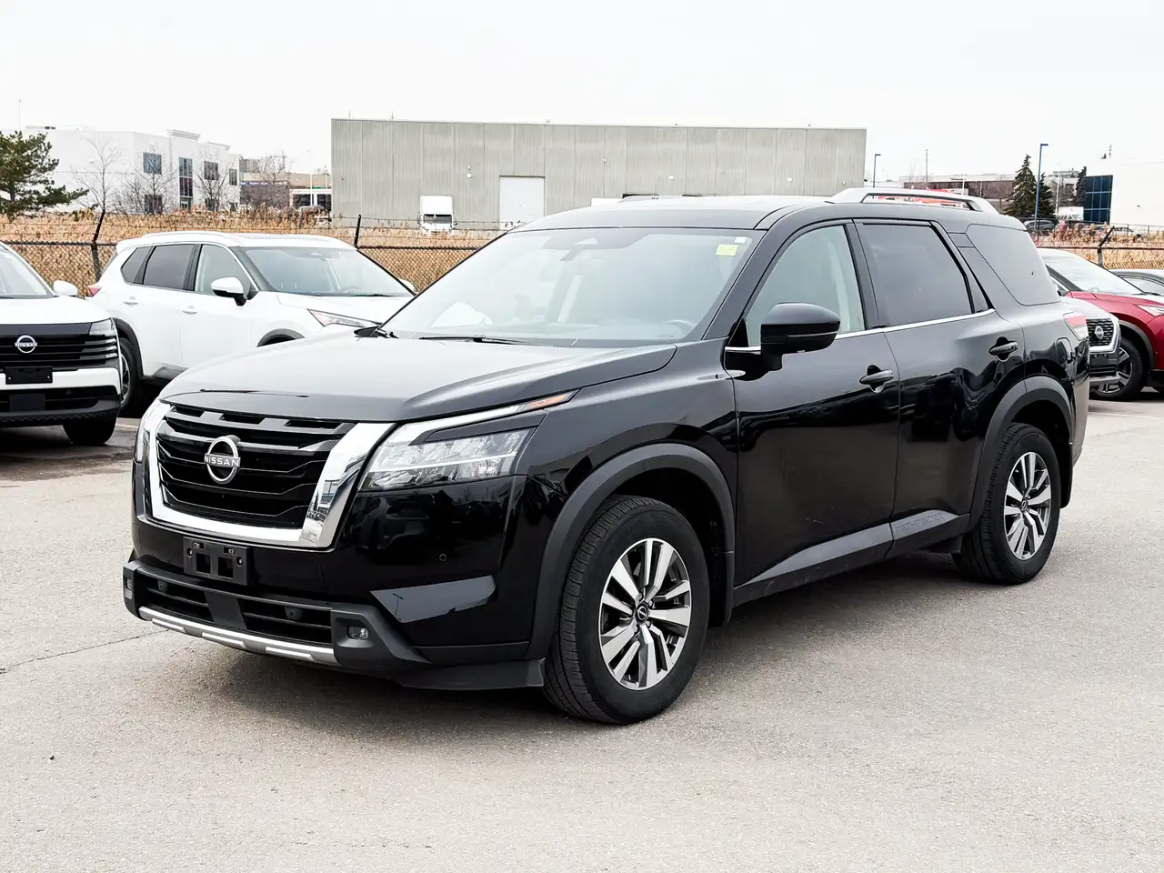 Nissan Pathfinder снимка Nissan Pathfinder