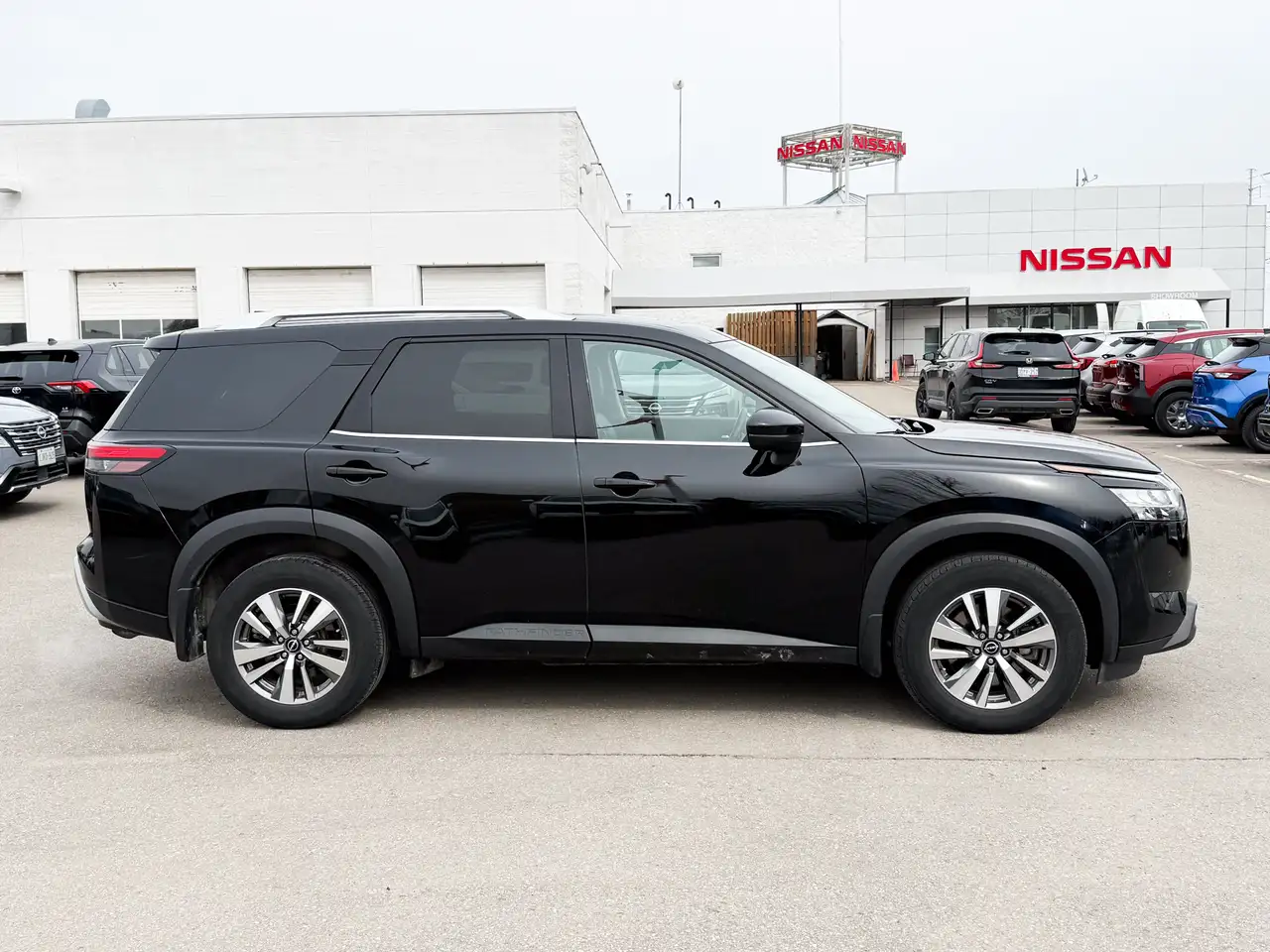 Nissan Pathfinder снимка Nissan Pathfinder