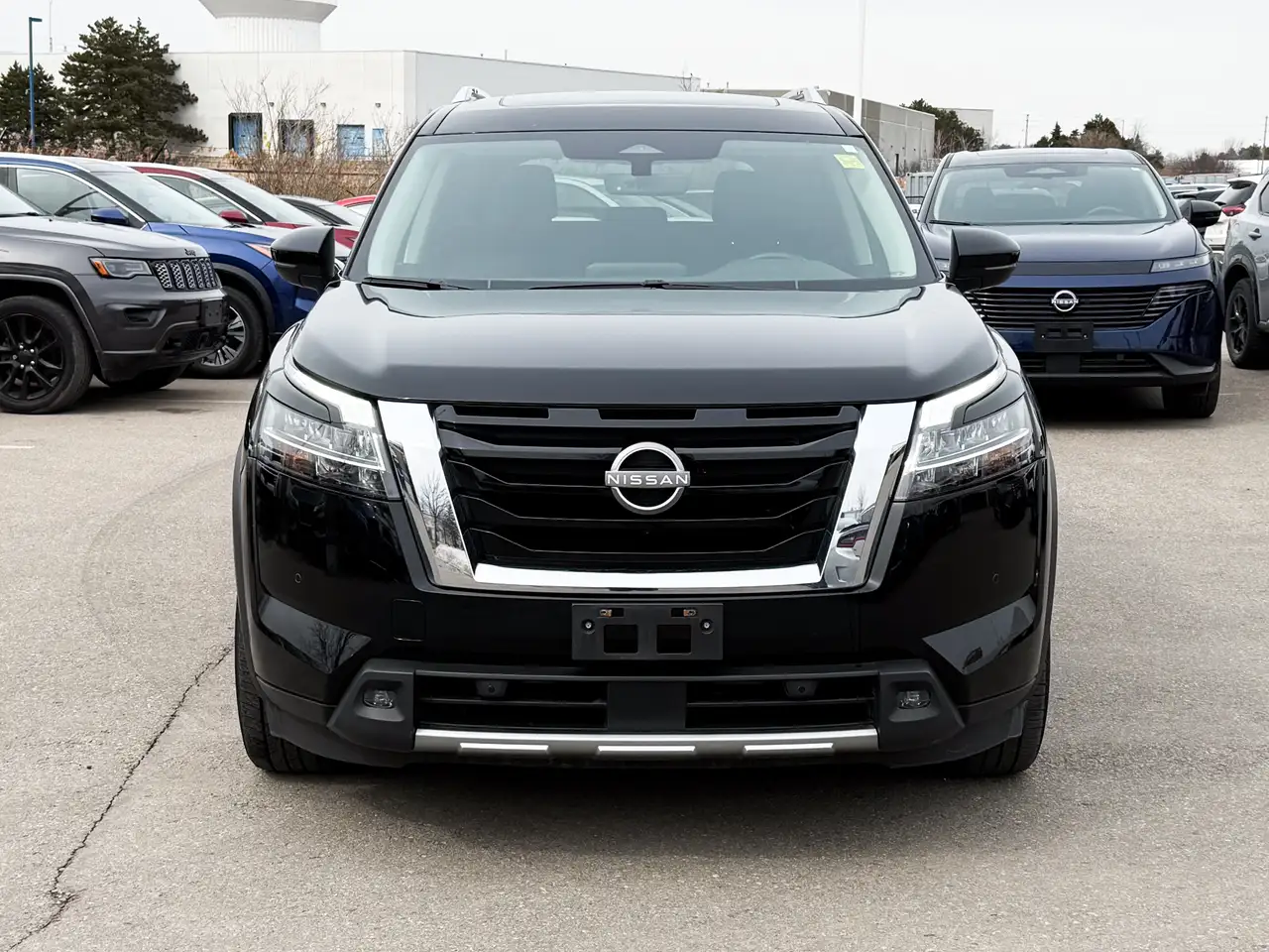 Nissan Pathfinder снимка Nissan Pathfinder