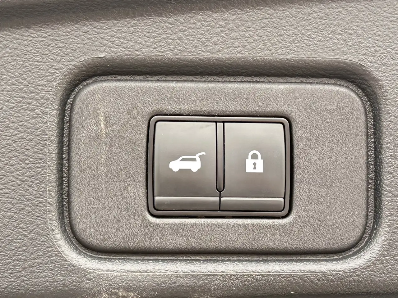 Nissan Pathfinder снимка Nissan Pathfinder