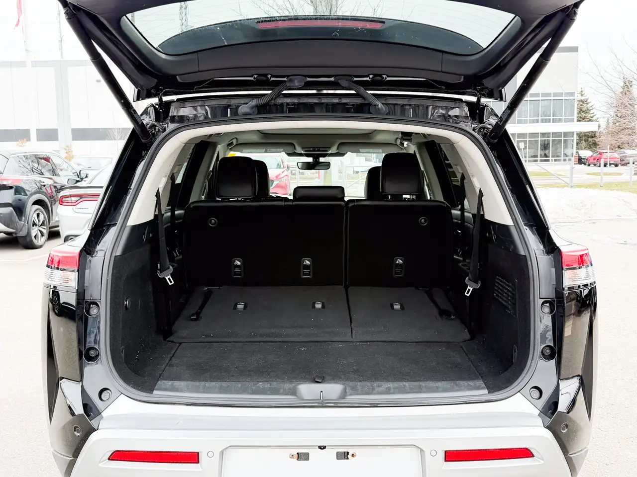 Nissan Pathfinder снимка Nissan Pathfinder