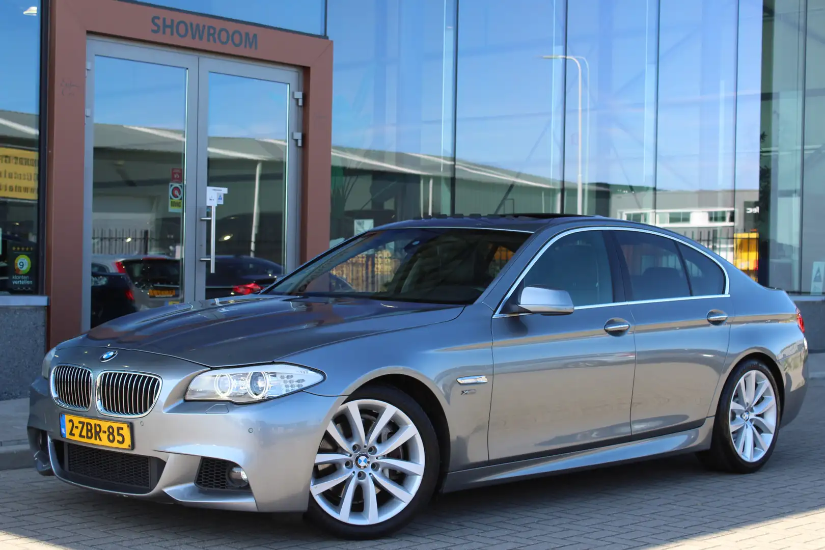 BMW 535 5-serie 535xi High Executive | M Pakket | Schuifda Grijs - 1