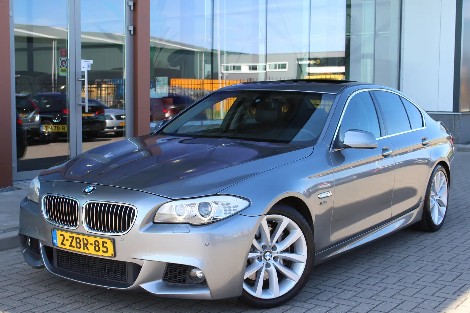 BMW 535 5-serie 535xi High Executive | M Pakket | Schuifda Grijs - 2