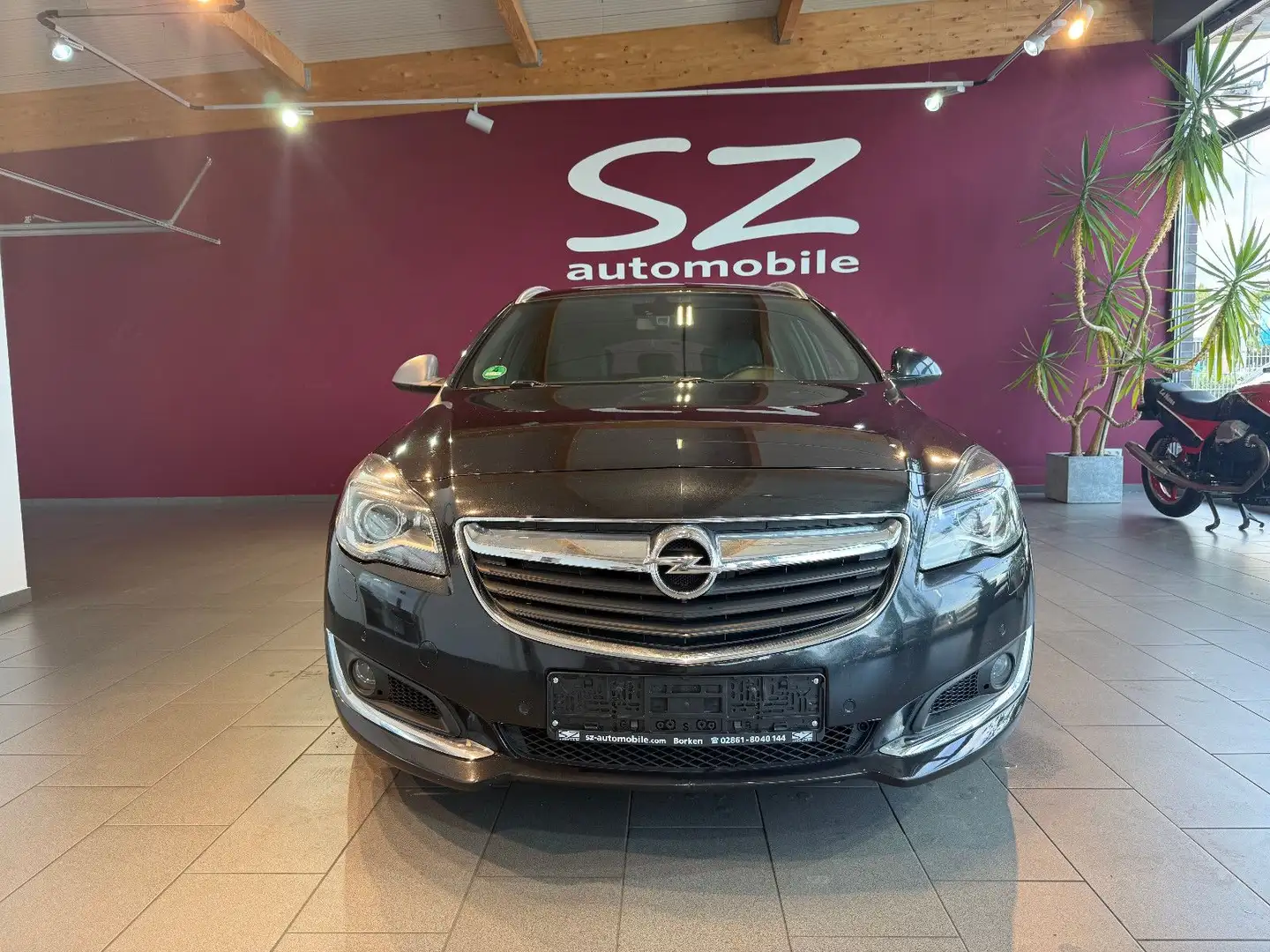 Opel Insignia A Sports Tourer SW*Tempomat*AHK*Memory* Schwarz - 2