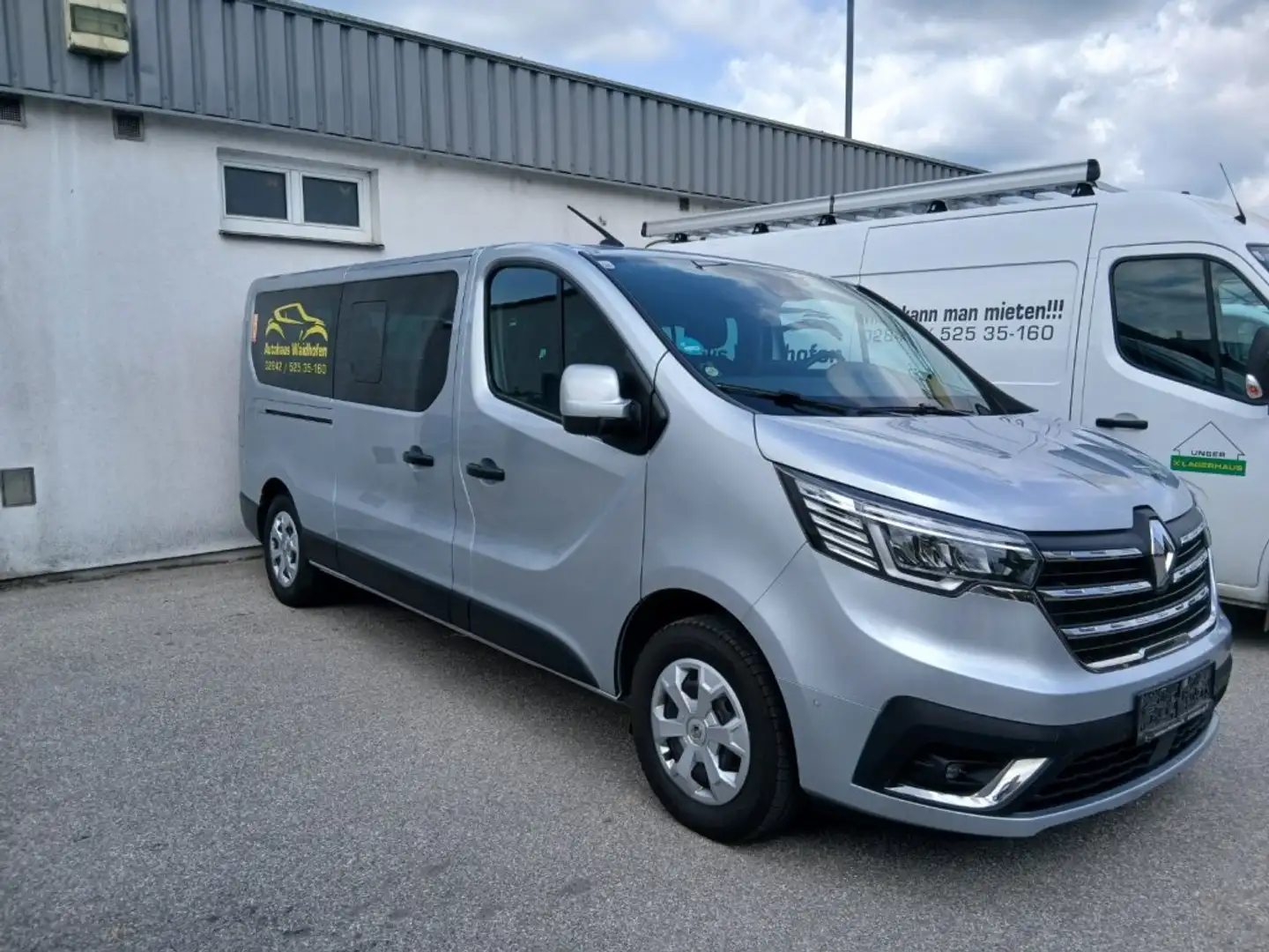 Renault Trafic 3 Ph2 PKW Grand Bus Blue dCi 150 Grau - 1