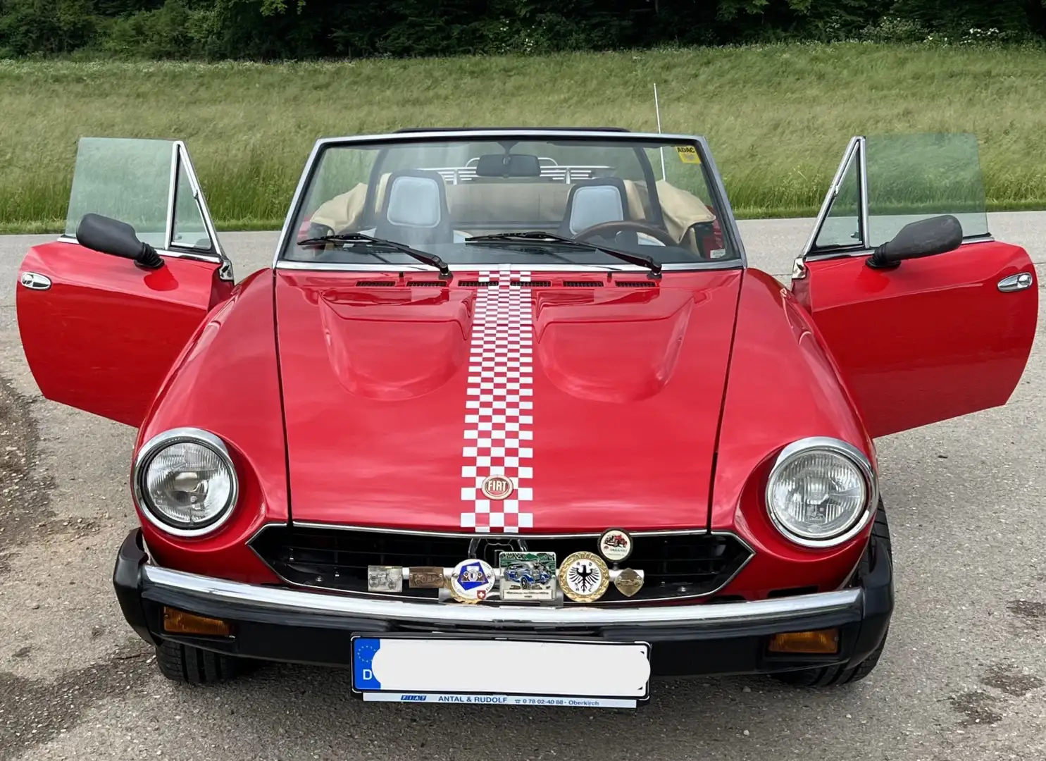 Fiat 124 Spider Pininfarina Rot - 2