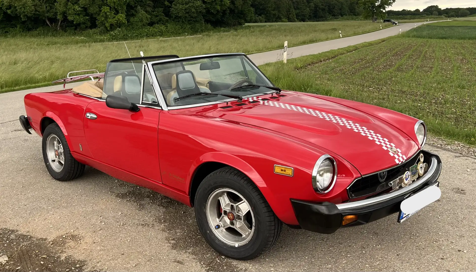 Fiat 124 Spider Pininfarina Rot - 1