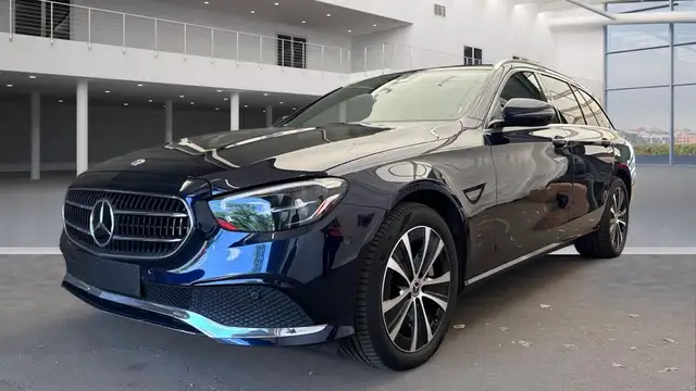 Mercedes-Benz E 300 de ALLRAD 2xBatterie neu! AHK*Pano*Kamera*