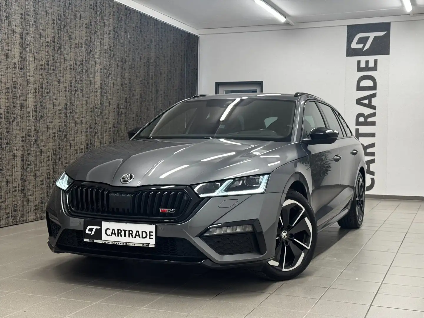 Skoda Octavia 2.0 TDI DPF RS 4x4/ LED/HEAD UP D./NAVI/RÜCKFAHRK Grau - 1