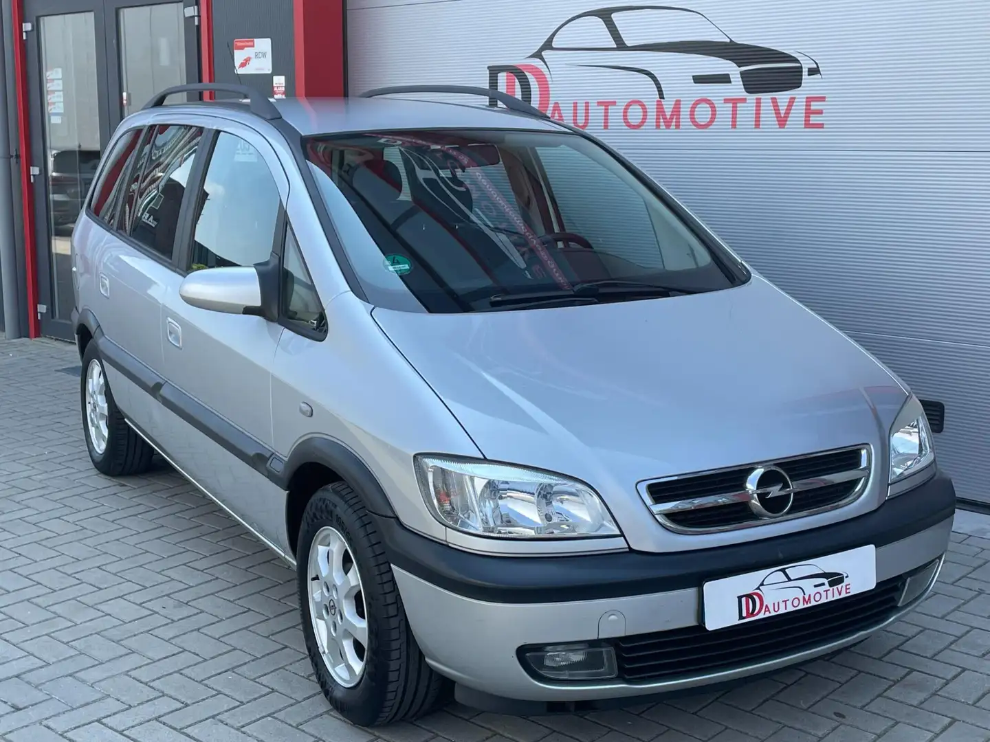 Opel Zafira 1.8-16V Elegance AIRCO/7 PERSOONS/ELEKTR PAKKET Gris - 2