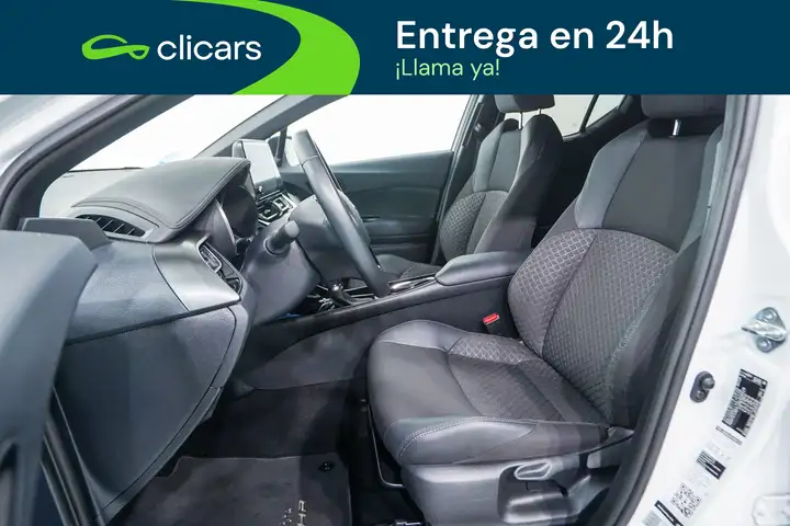 Toyota C-HR 2022, foto 14