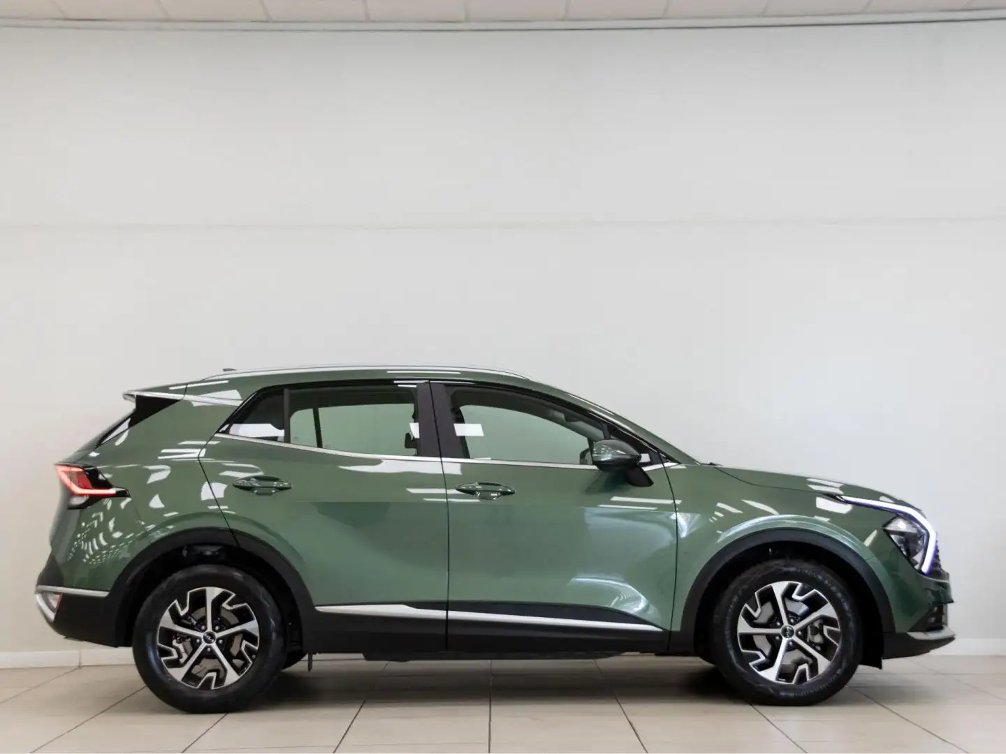 Kia Sportage 1.6 T-GDi MHEV Tech 150 Verde - 2