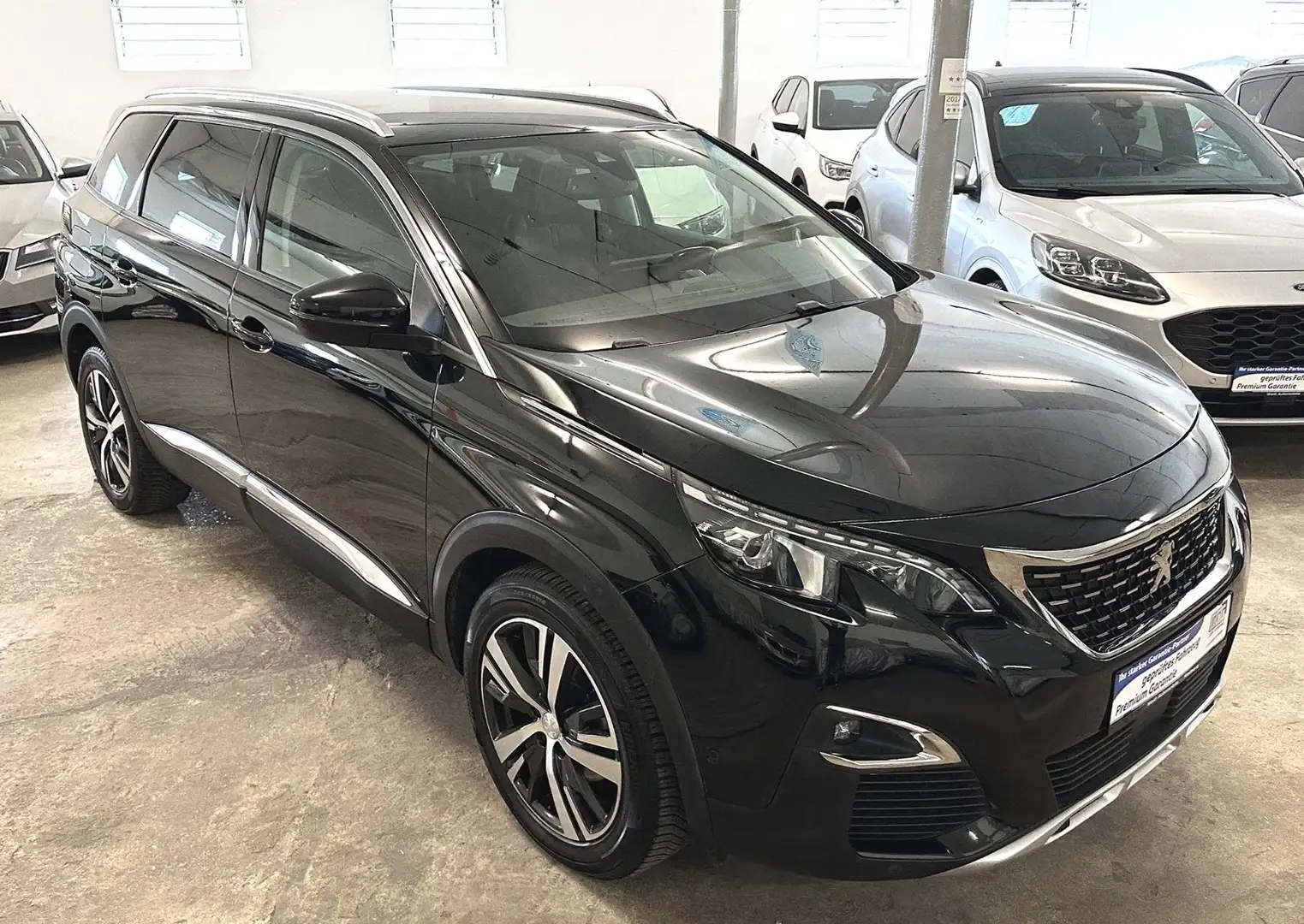 Peugeot 5008 GT Line, 7 Sitzer, Top Ausstattung, AHK Noir - 2