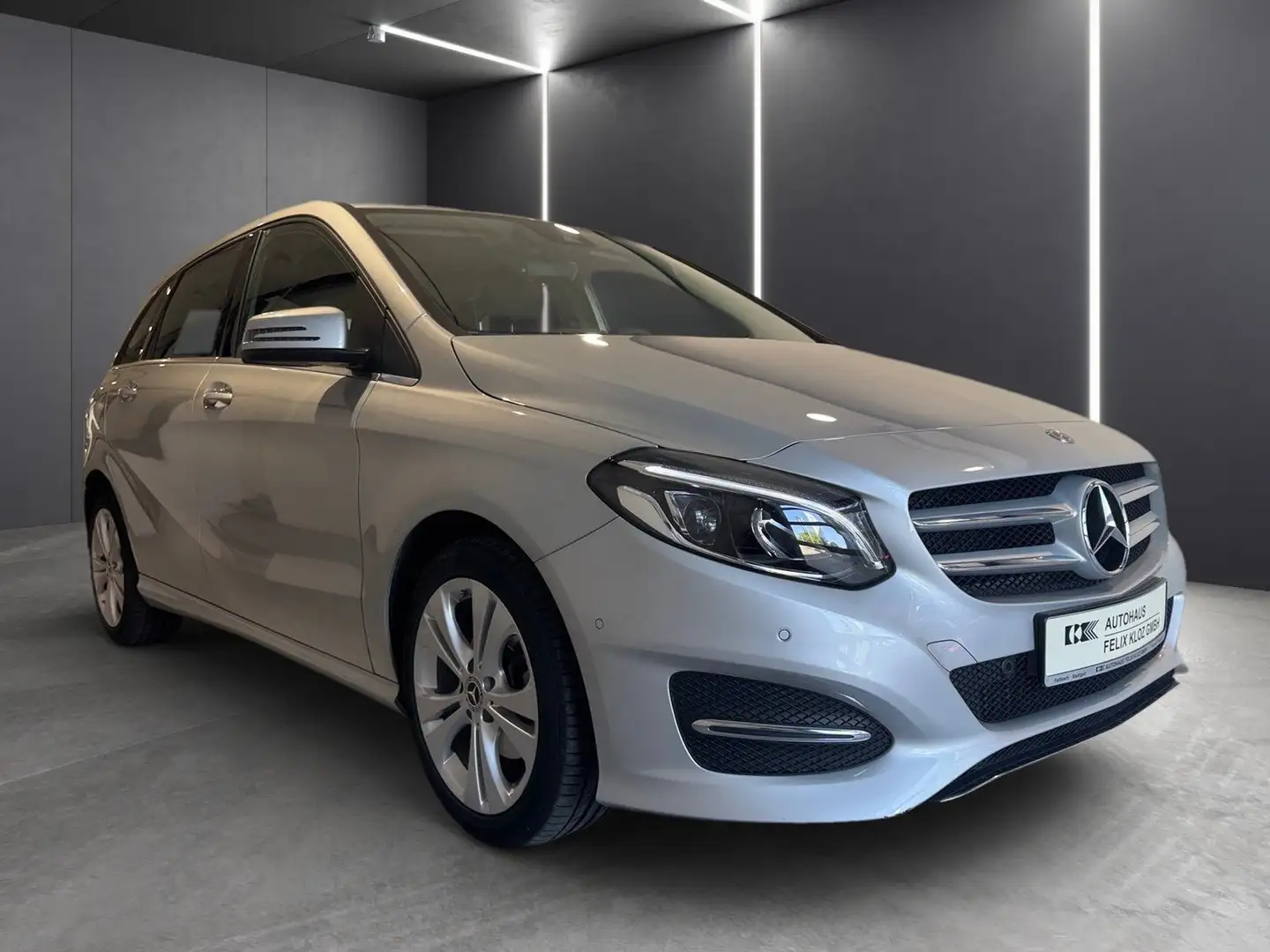 Mercedes-Benz B 200 Urban*Kamera*Totwin*LED*Parktronic*Keyless Argintiu - 2