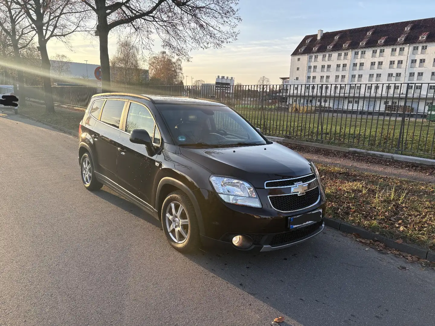 Chevrolet Orlando LTZ LEDER 7-SITZER AUTOMATIK ALU PDC Braun - 2