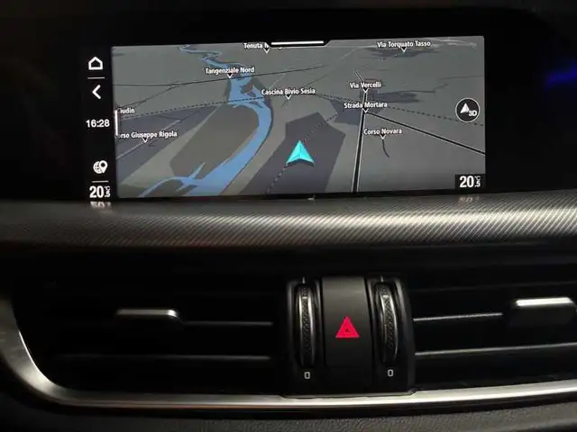 Alfa Romeo Stelvio view 18