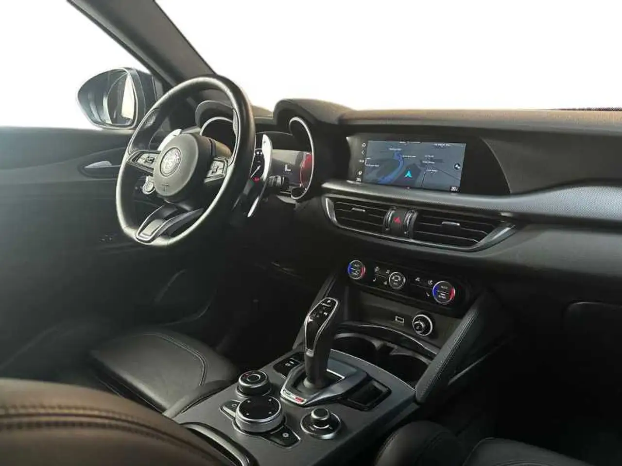 Alfa Romeo Stelvio 2024 — фото 15