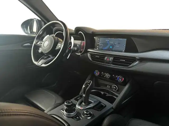 Alfa Romeo Stelvio view 15